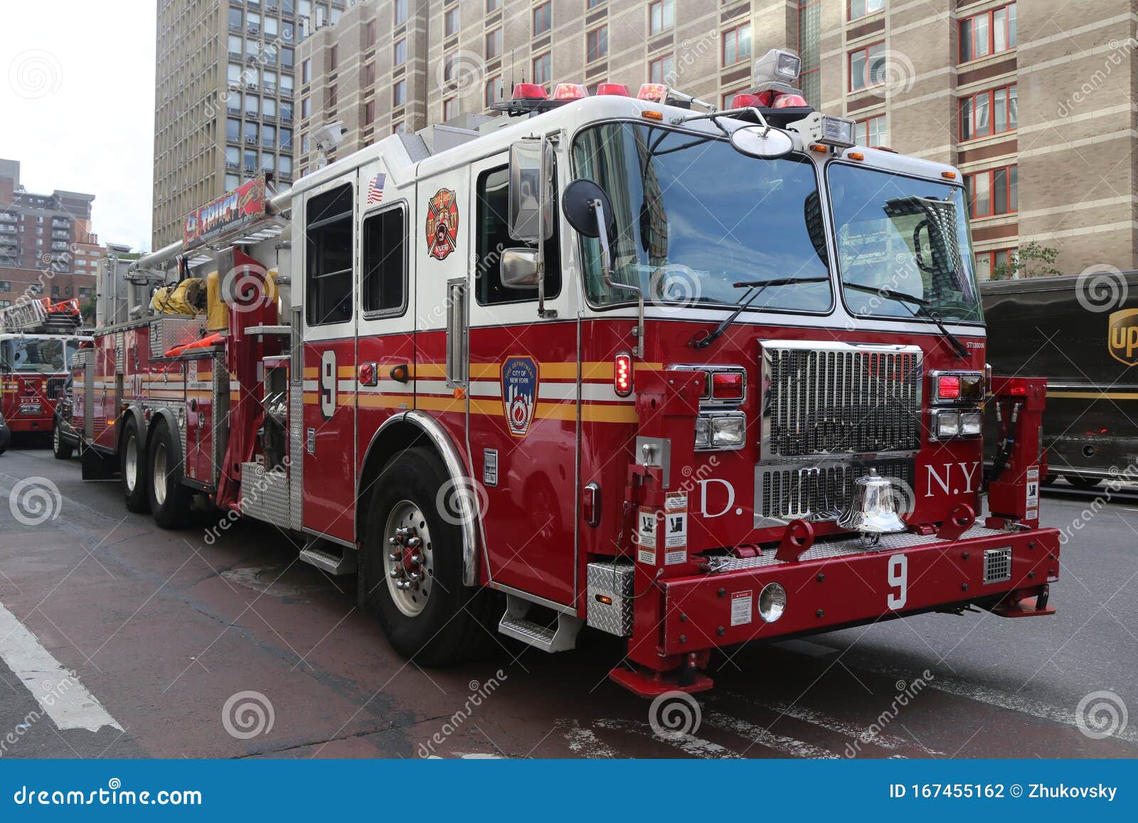 FDNY Ladder 9 in Midtown Manhattan in New York Editorial Photography