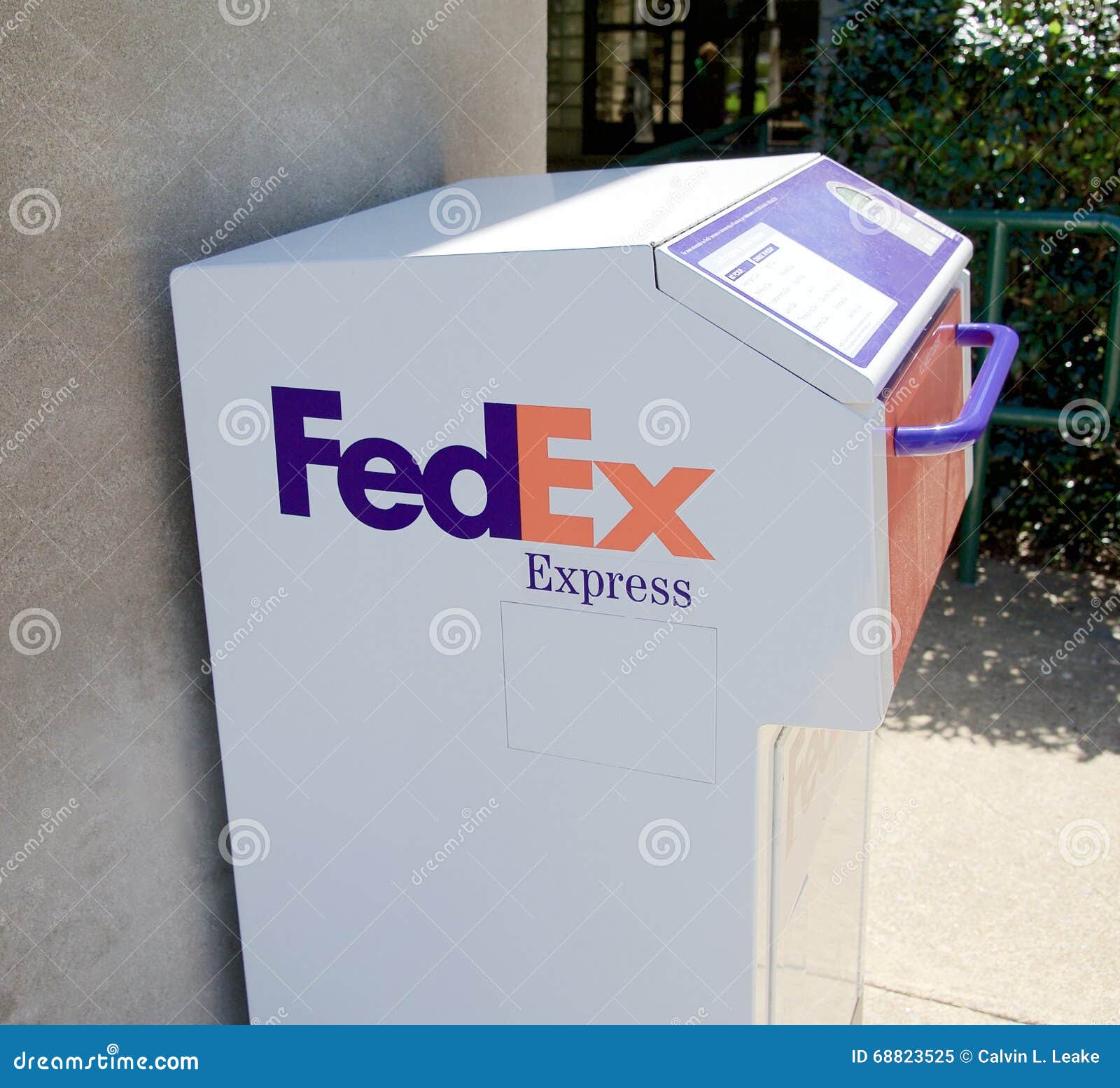 fedex drop box near me open now