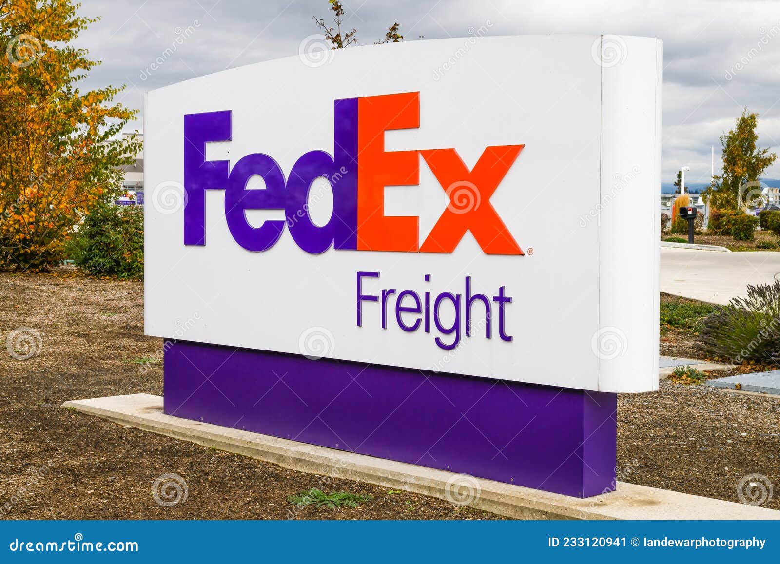 FedEx Freight Pedestal Sign at Their Everett Washington Location ...