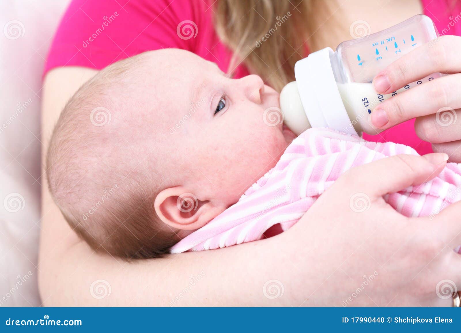 Feeding of the chest baby stock photo. Image of innocence 17990440
