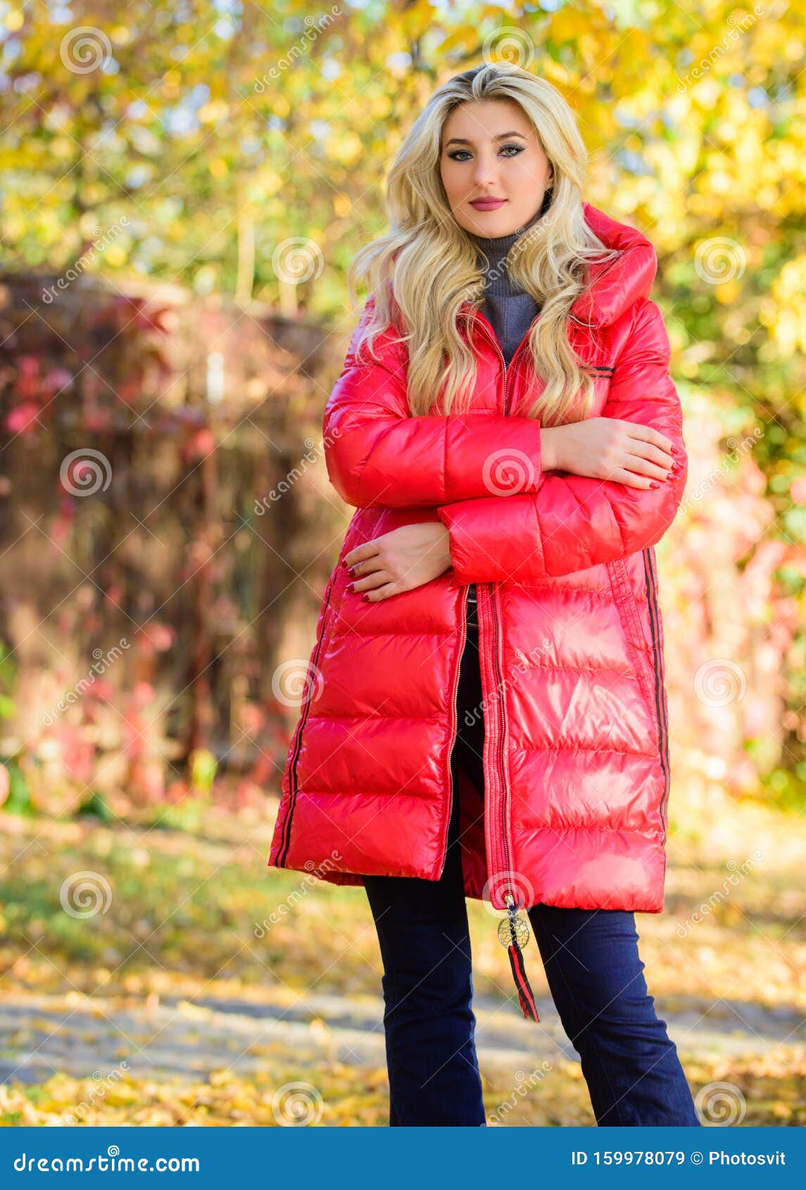 Feel Cozy and Warm this Autumn. Autumn Season Fashion. Girl Enjoy ...