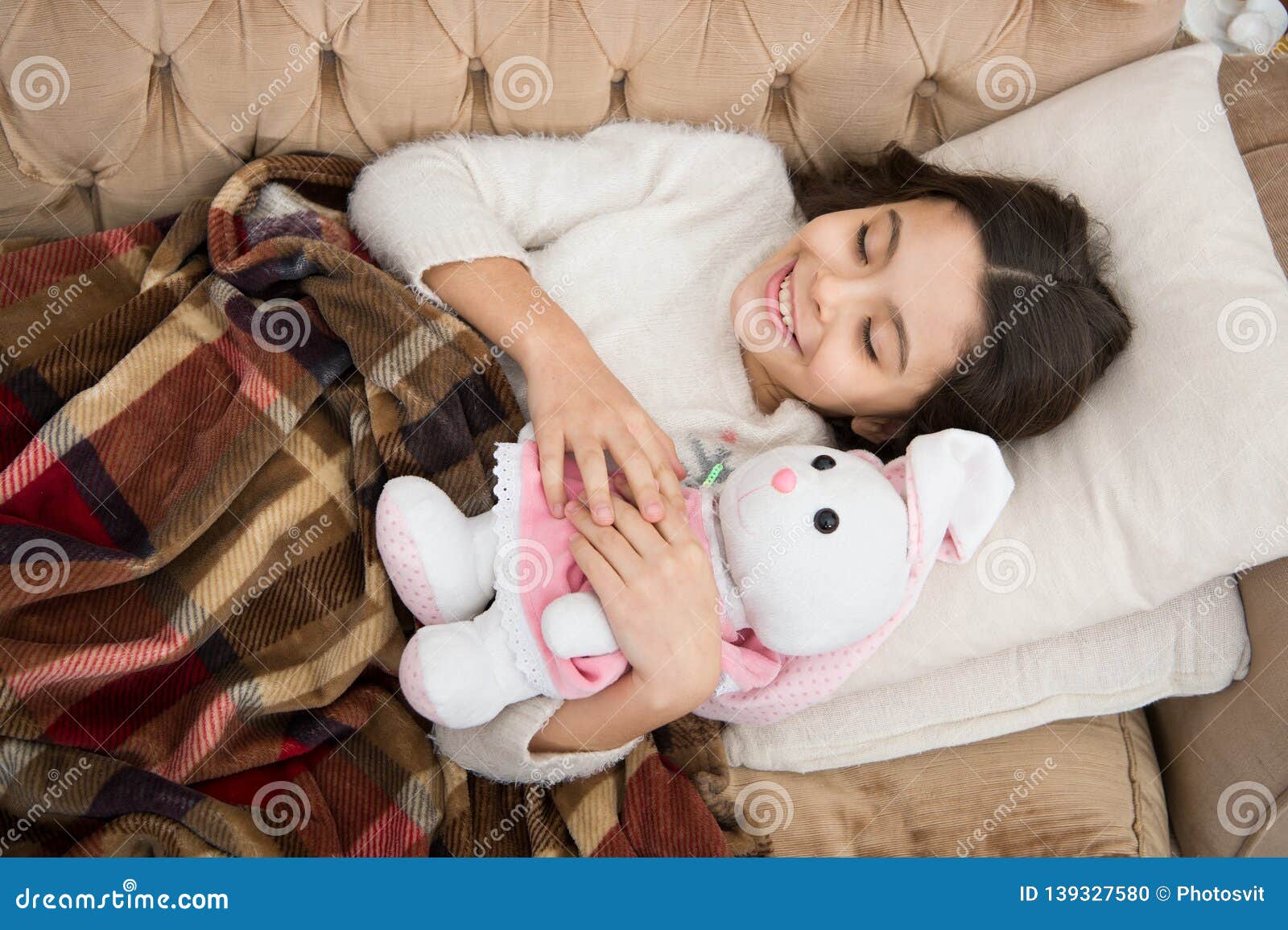 Felicidad De La Niñez Buenas Noches Familia Y Amor El Día De Los Niños Buenos Días Cuidado De Niños Pequeño Niño De La Muchacha D Foto de archivo - Imagen de familia, Felicidad De La Niñez Buenas Noches Familia Y Amor El Día De Los Niños Buenos Días Cuidado De Niños Pequeño Niño De La Muchacha D Foto de archivo - Imagen de familia,