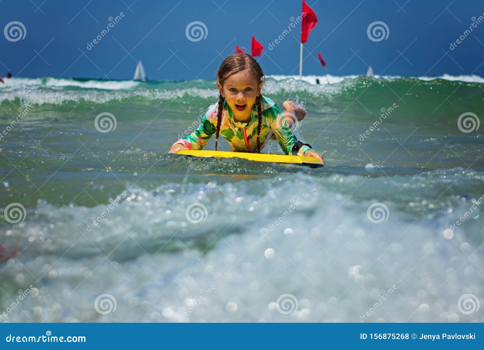 Paseo Joven Surfista Del Bebe Feliz En La Tabla Hawaiana Con La Diversion En Las Olas Del Mar Estilo De Vida Activo De La Familia Foto De Archivo Imagen De Orilla Paseo Joven Surfista Del Bebe Feliz En La Tabla Hawaiana Con La Diversion En Las Olas Del Mar Estilo De Vida Activo De La Familia Foto De Archivo Imagen De Orilla