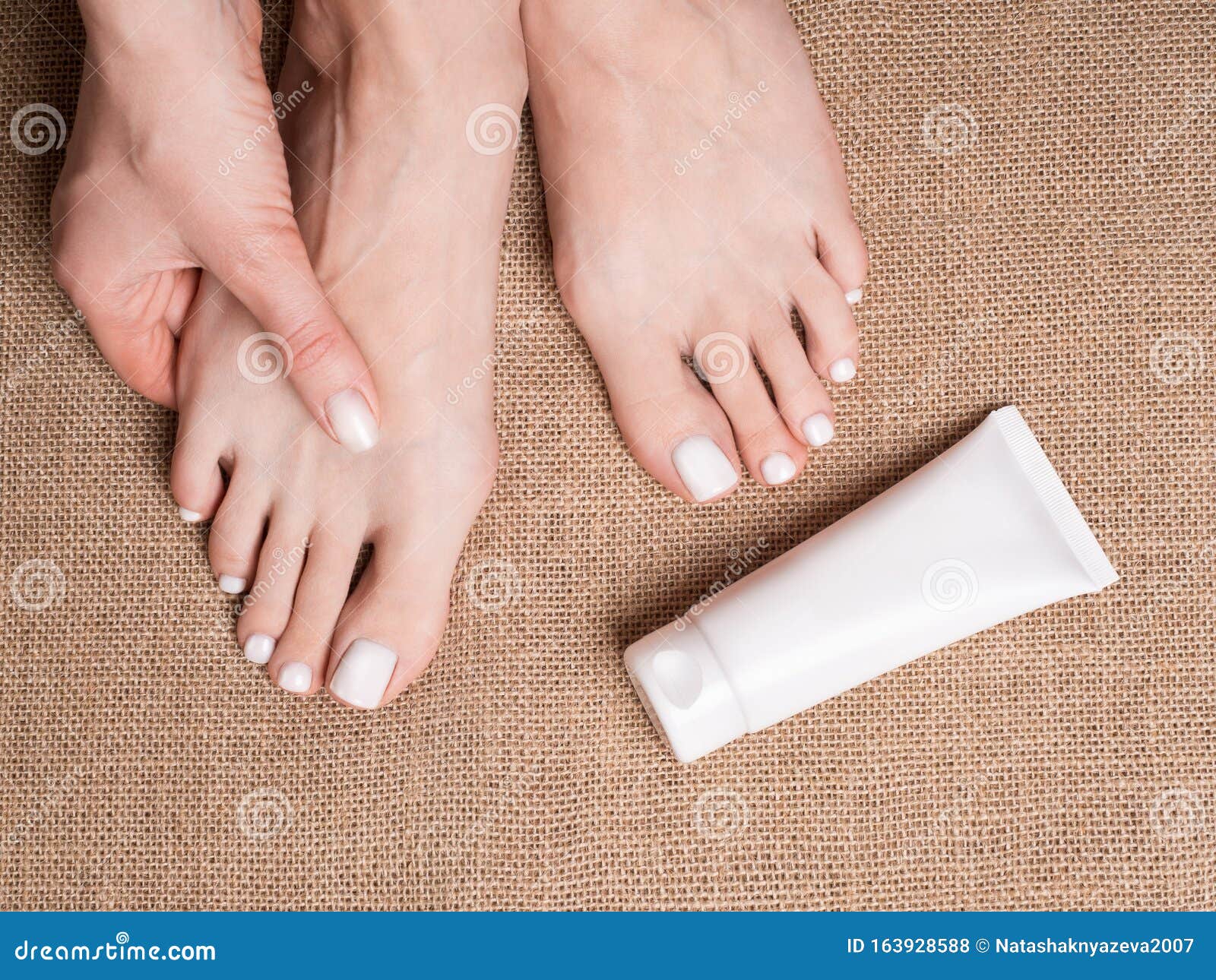 Female Feet Tube