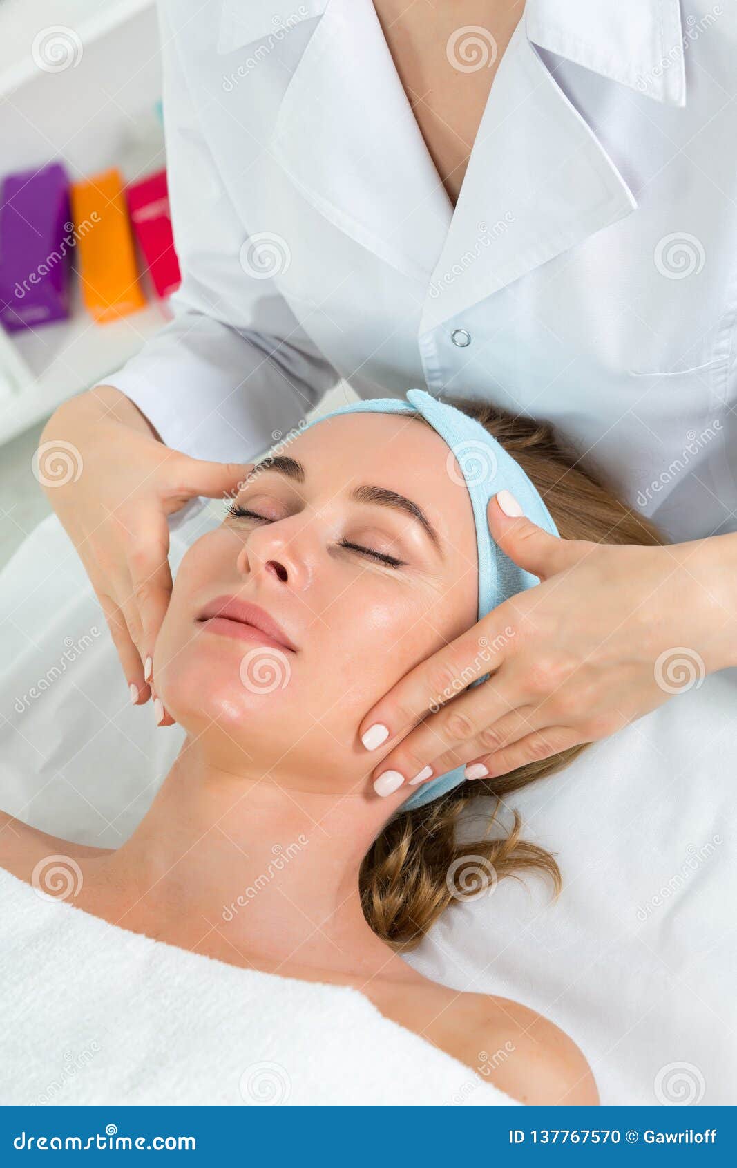 Female Beautician Doctor With Patient In Wellness Center Professional Cosmetologist Make