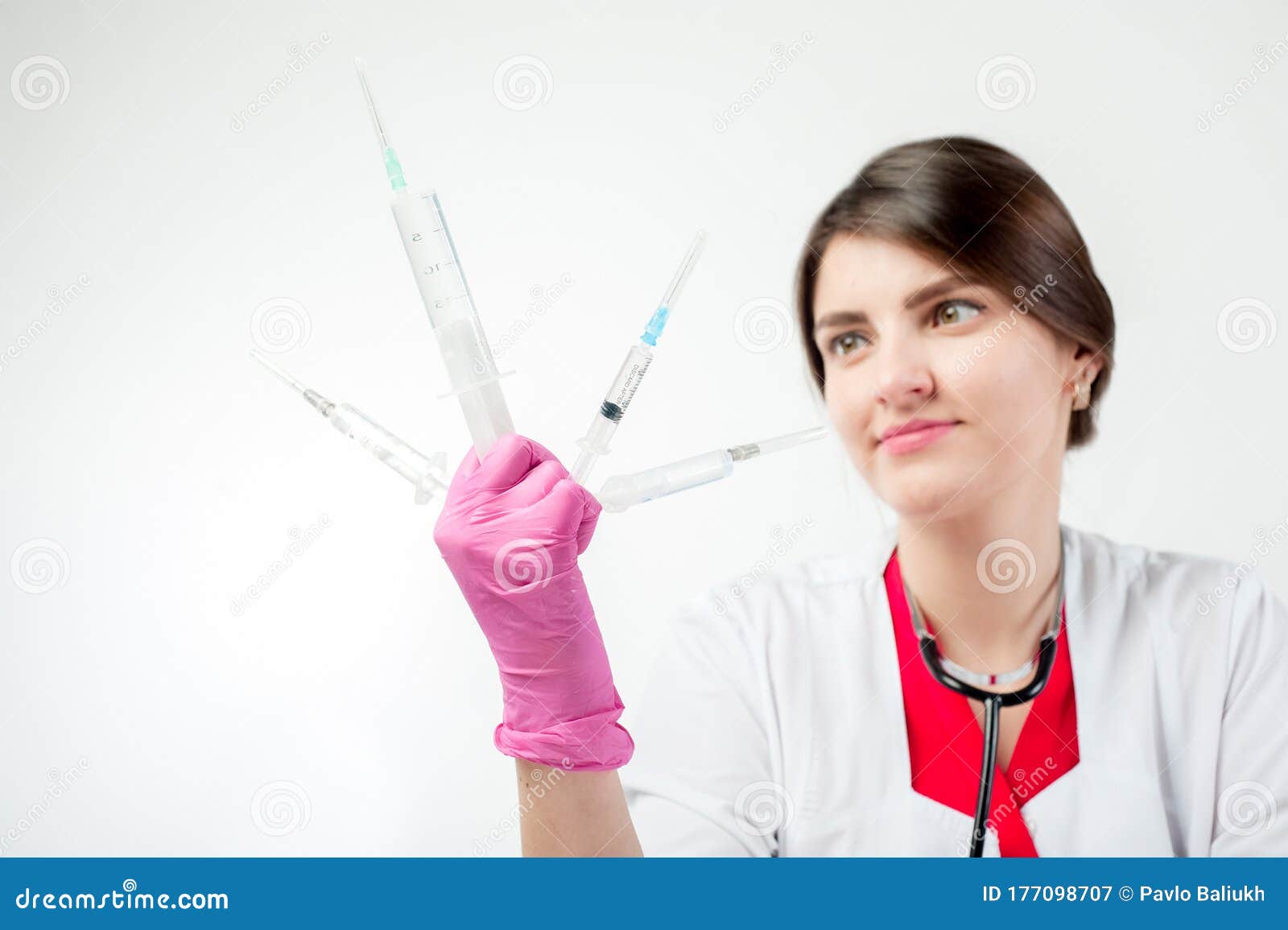 Female Doctor Medical Looks At Syringes In Her Hand Stock Image Image Of Care Dose 177098707