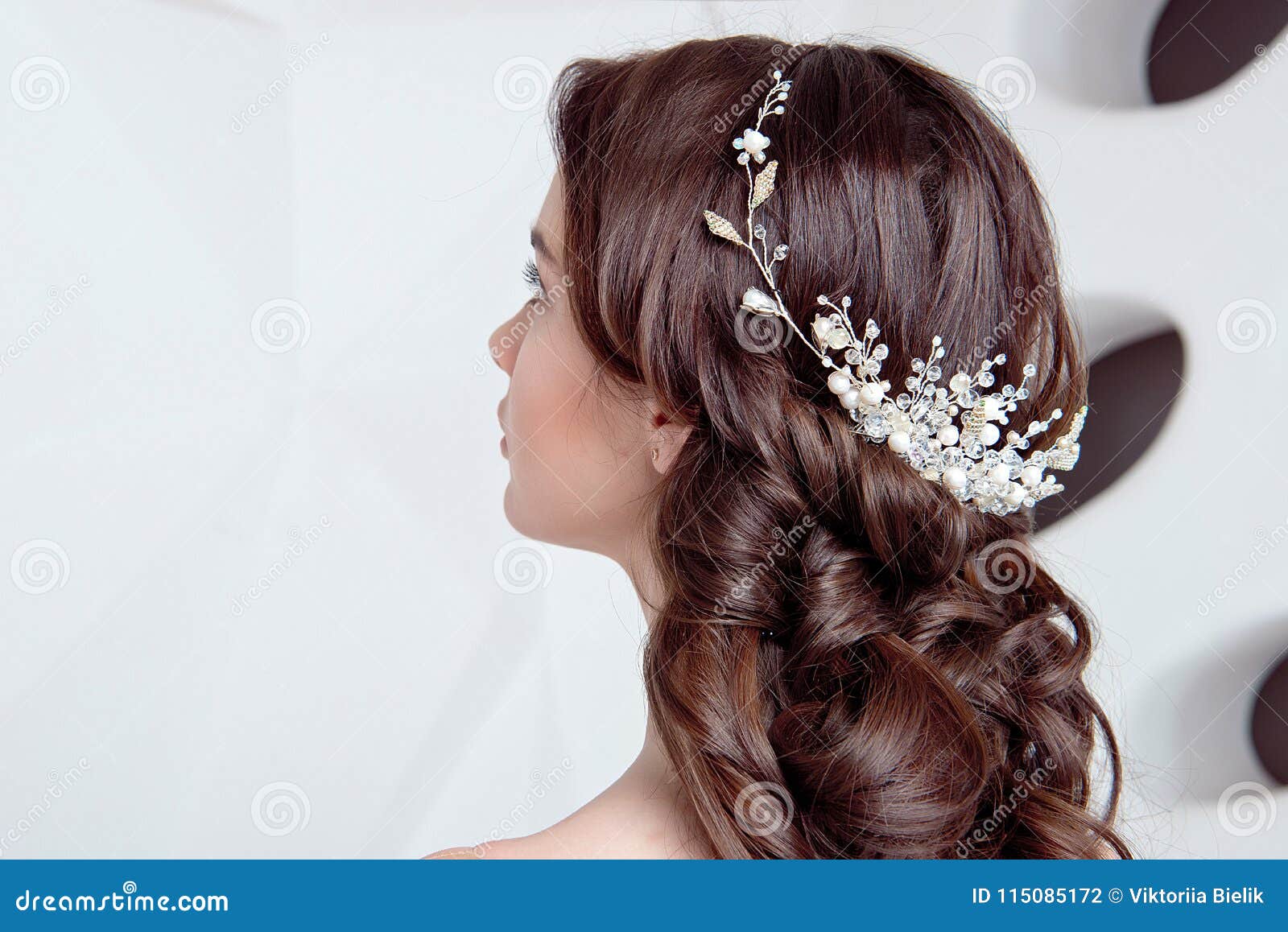 Female Elegant Wedding Hairstyle For The Wedding
