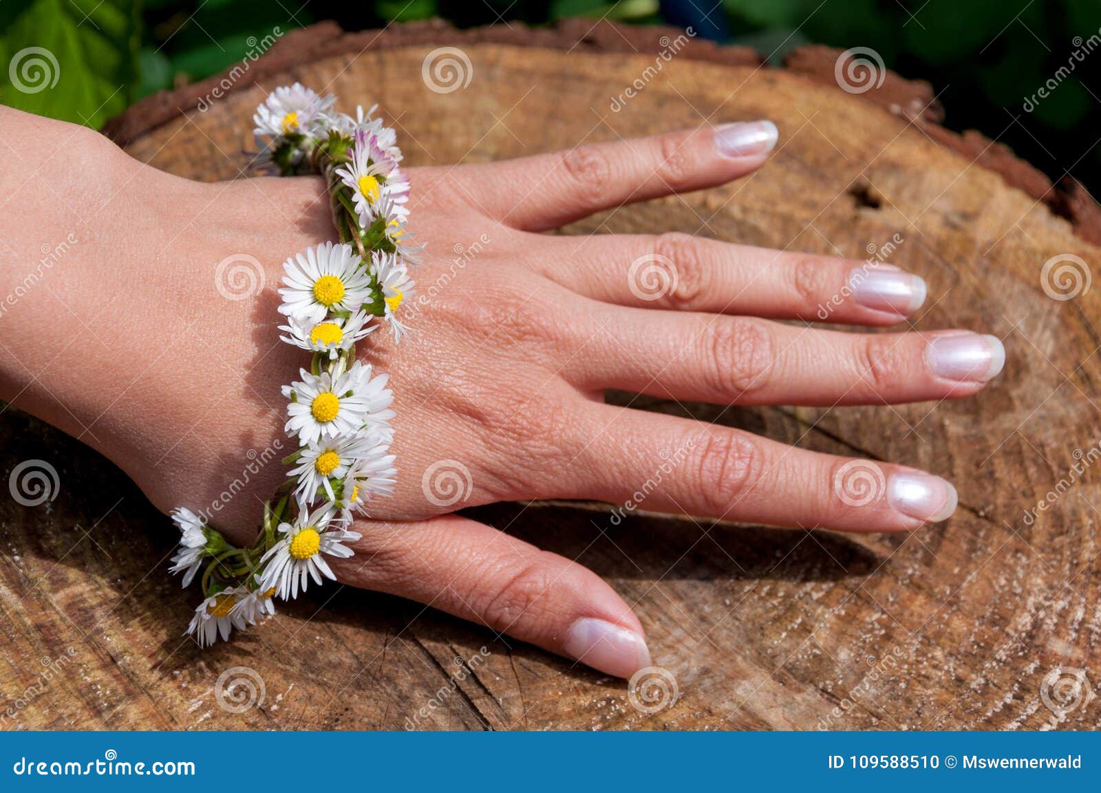 Children's Sterling Silver Glitter Daisy Flower Bracelet – Melchior  Jewellery