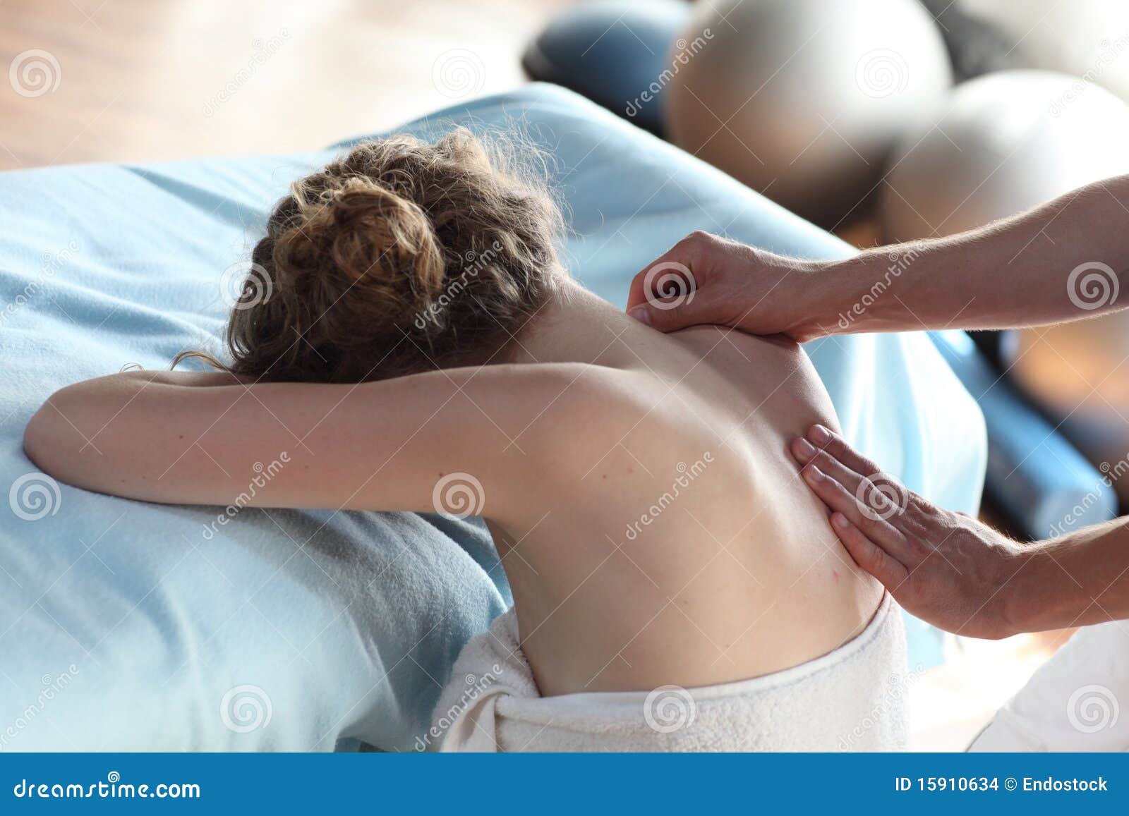 22,986 Massage Shoulder Woman Stock Photos - Free & Royalty-Free Stock  Photos from Dreamstime