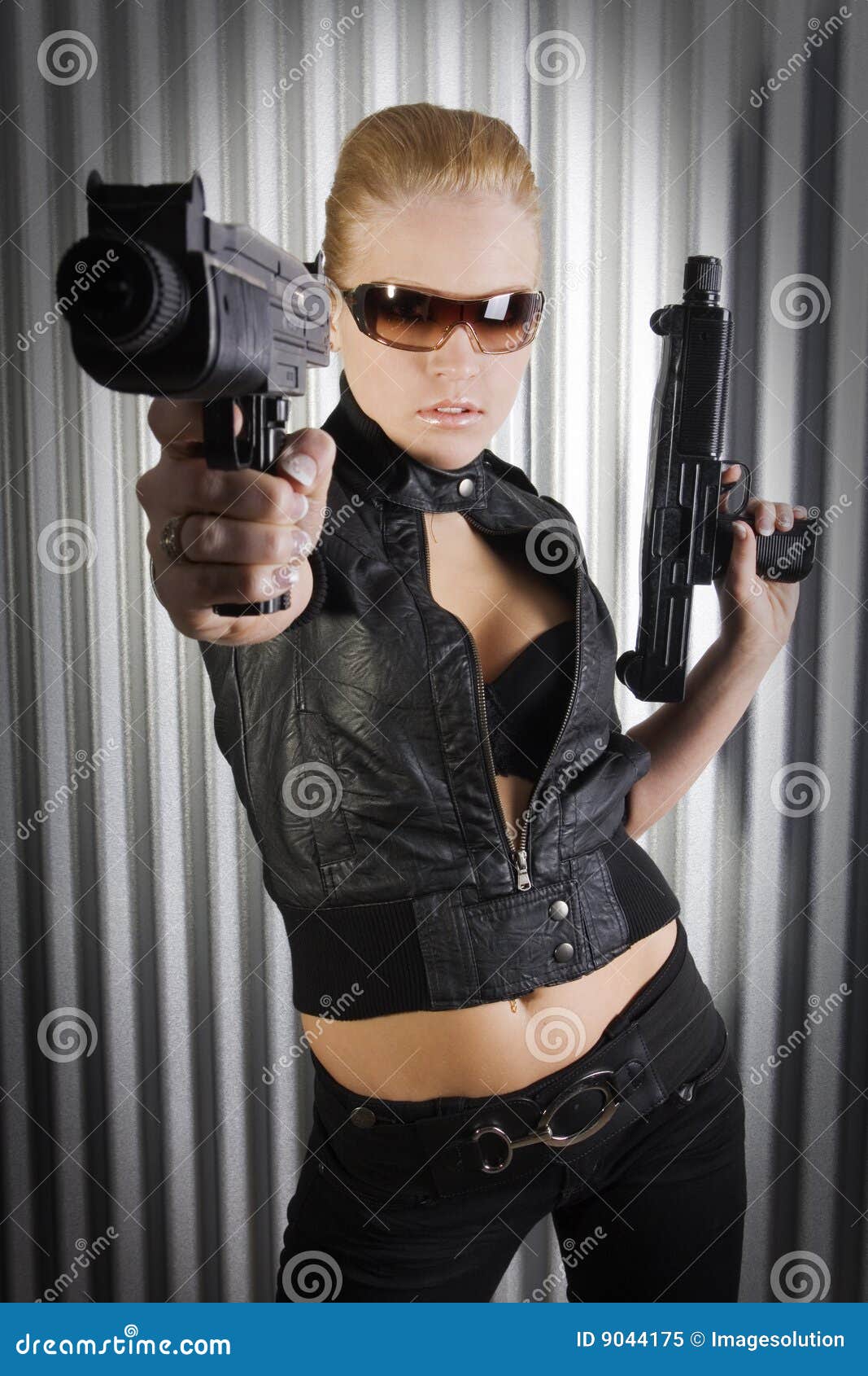 https://thumbs.dreamstime.com/z/female-secret-agent-9044175.jpg