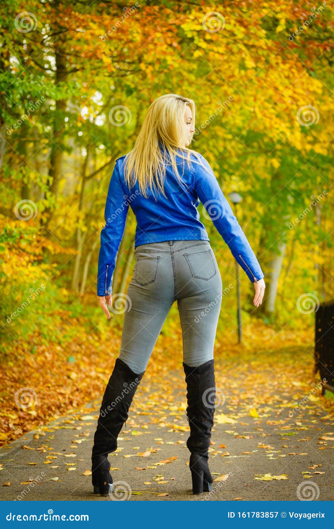 Female Wearing Autumn Outfit Stock Image - Image of walk, fashion ...