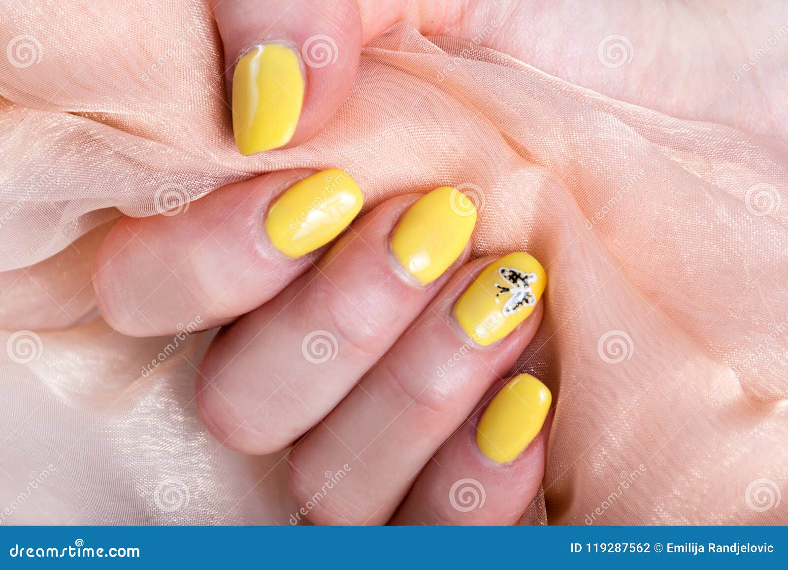 24Pcs Long Yellow Press On Nails with Small Daisies Design Fake Nails Full  Coverage Artificial Tips Finger Manicure New Yellow Press on Nails -  Walmart.com