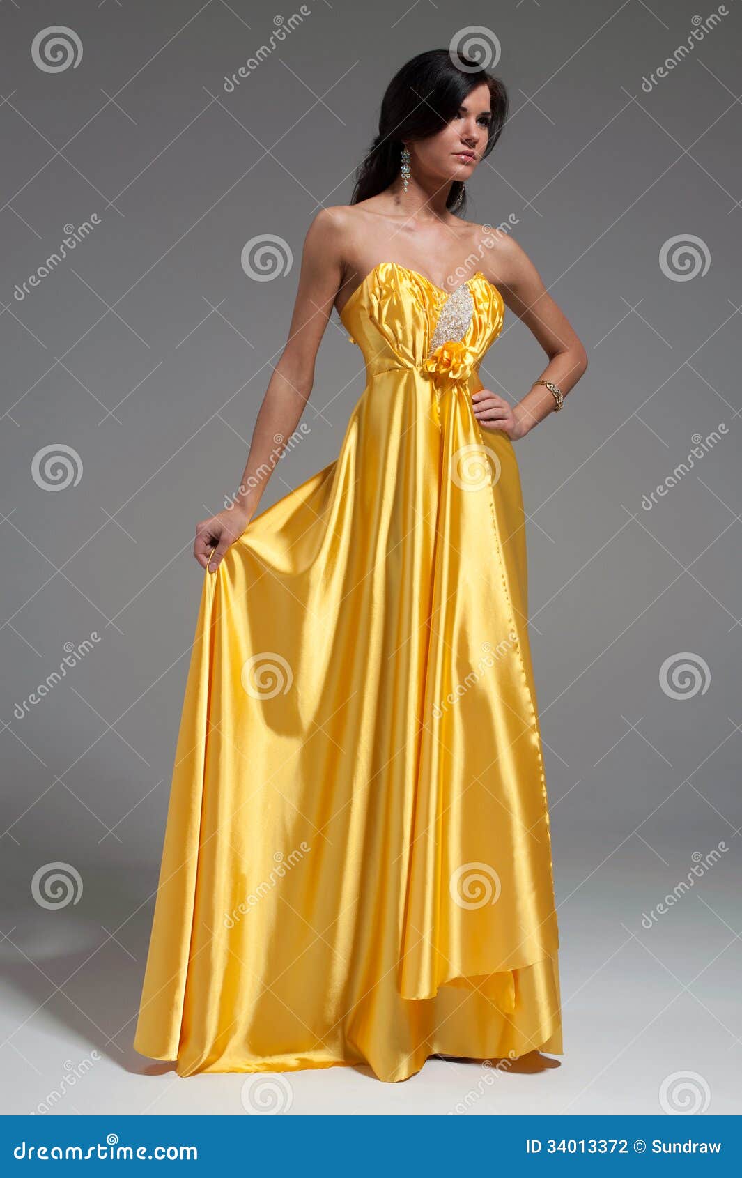 robe jaune or