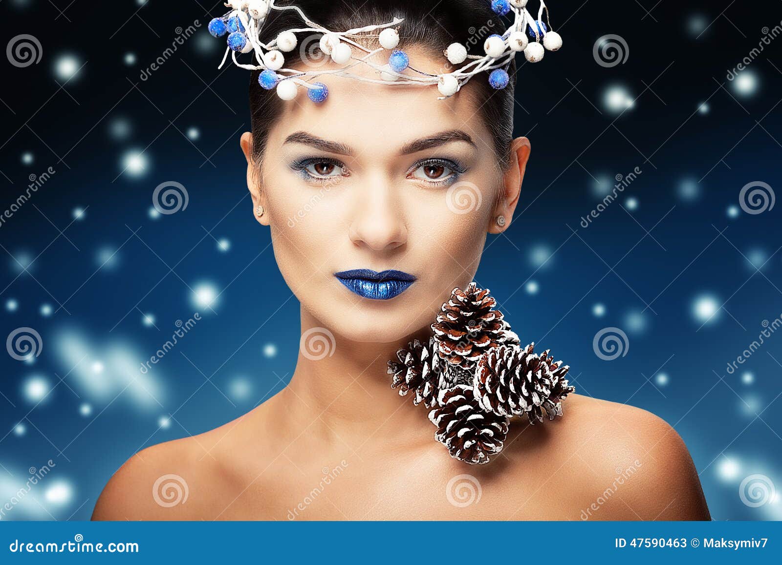 Femme de beauté d hiver Maquillage de fille de Noël Maquillage Reine de neige