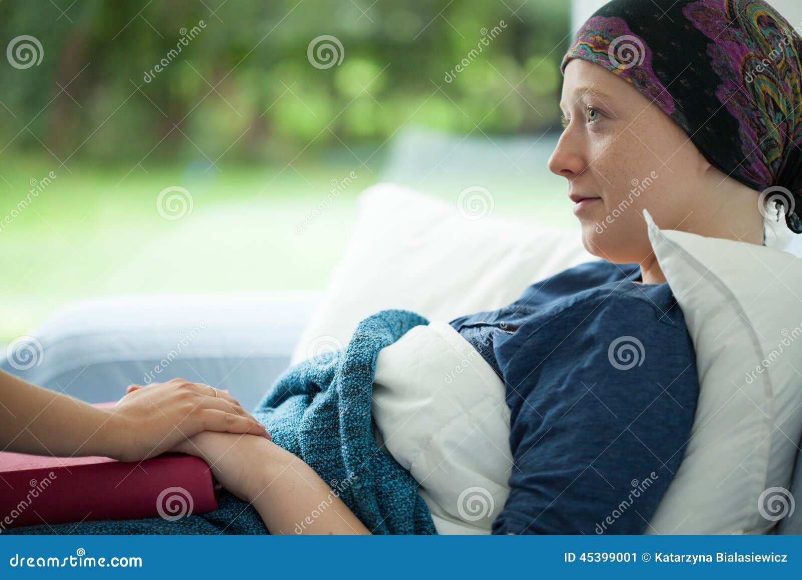 Homme Vierge Et Femme Cancer Au Lit Esam Solidarity