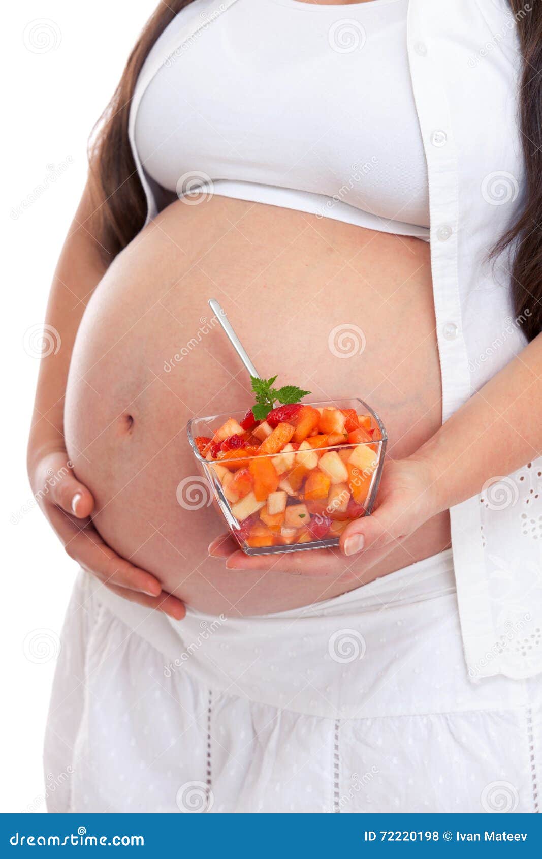 Femme Enceinte Mangeant De La Salade De Fruits Photo stock Image du