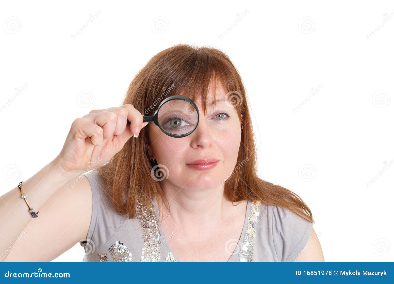 Femme et loupe photo stock. Image du lentille, exploration 16851978