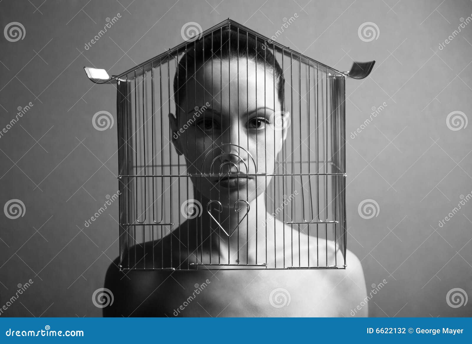 Femme Surréaliste Avec La Cage Photo stock Image du apparence