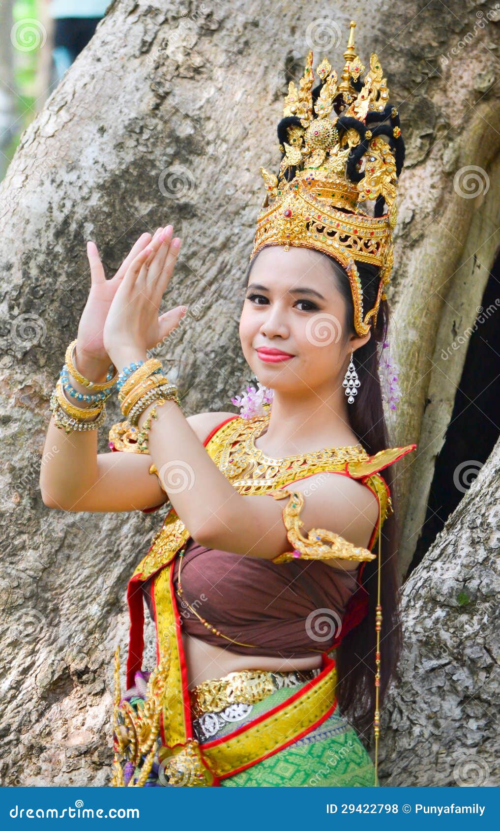 Femmes Asiatiques Dans Le Costume Traditionnel  Photo stock 