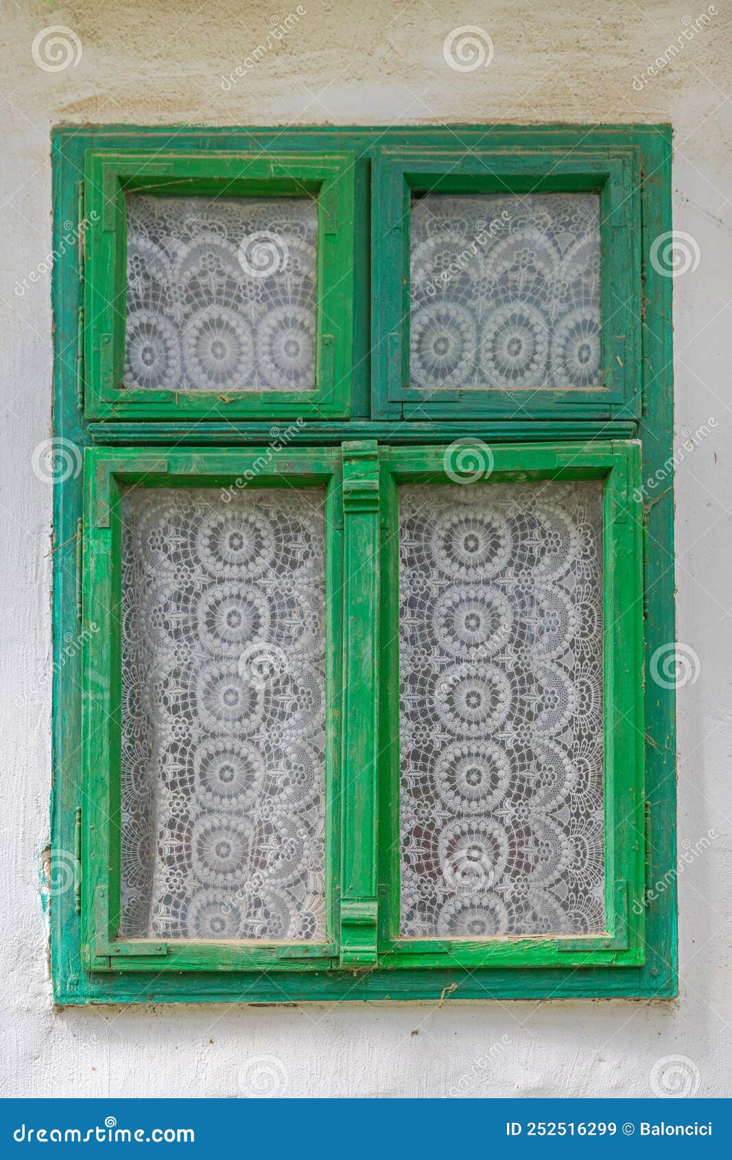 Fenêtre Des Rideaux De Crochet Image stock - Image du jour, europe:  252516299