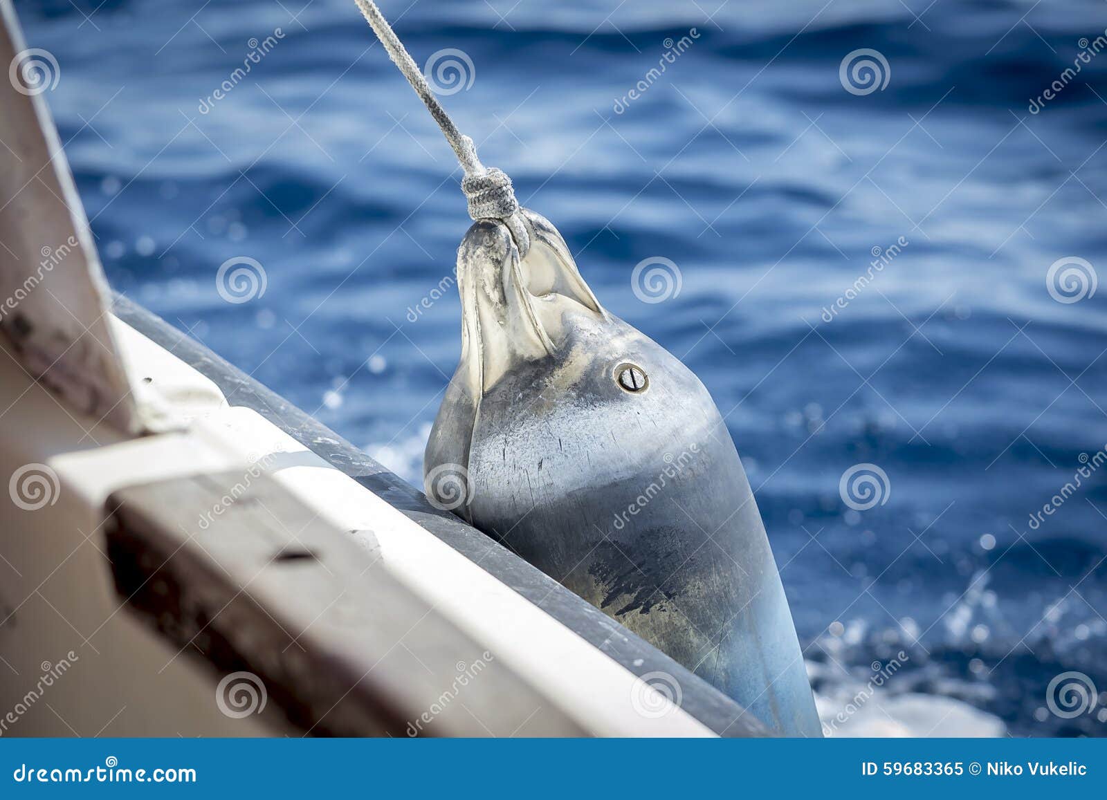 Fender auf dem Boot stockbild. Bild von leben, fischen - 59683365