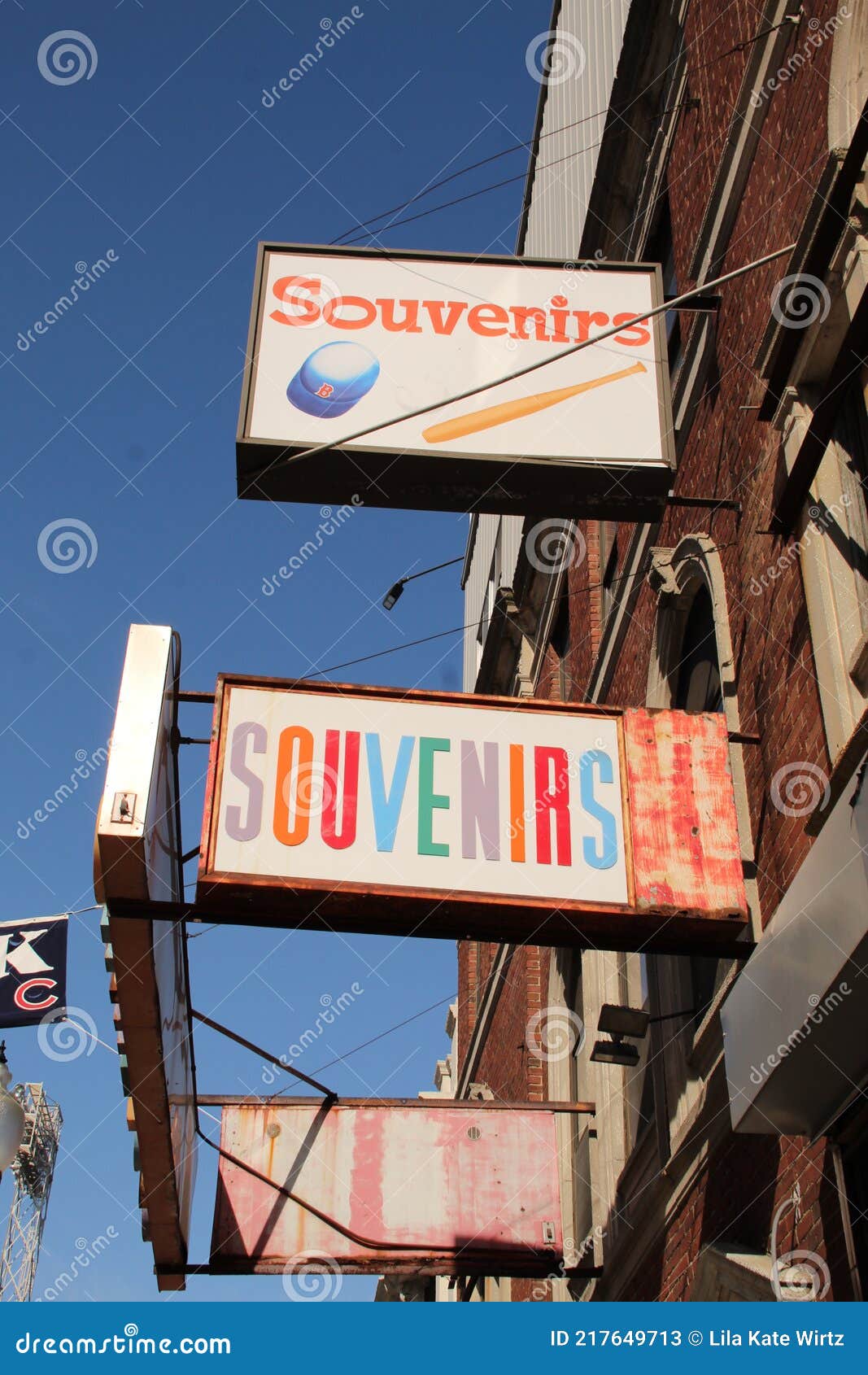 FENWAY PARK, Boston, Ma, Souvenir Shop Landsdown Street Editorial Stock  Photo - Image of peanuts, home: 217649713