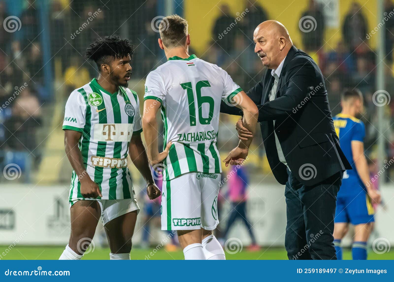 Teammates of Ferencvarosi TC celebrate after the UEFA Europa League News  Photo - Getty Images