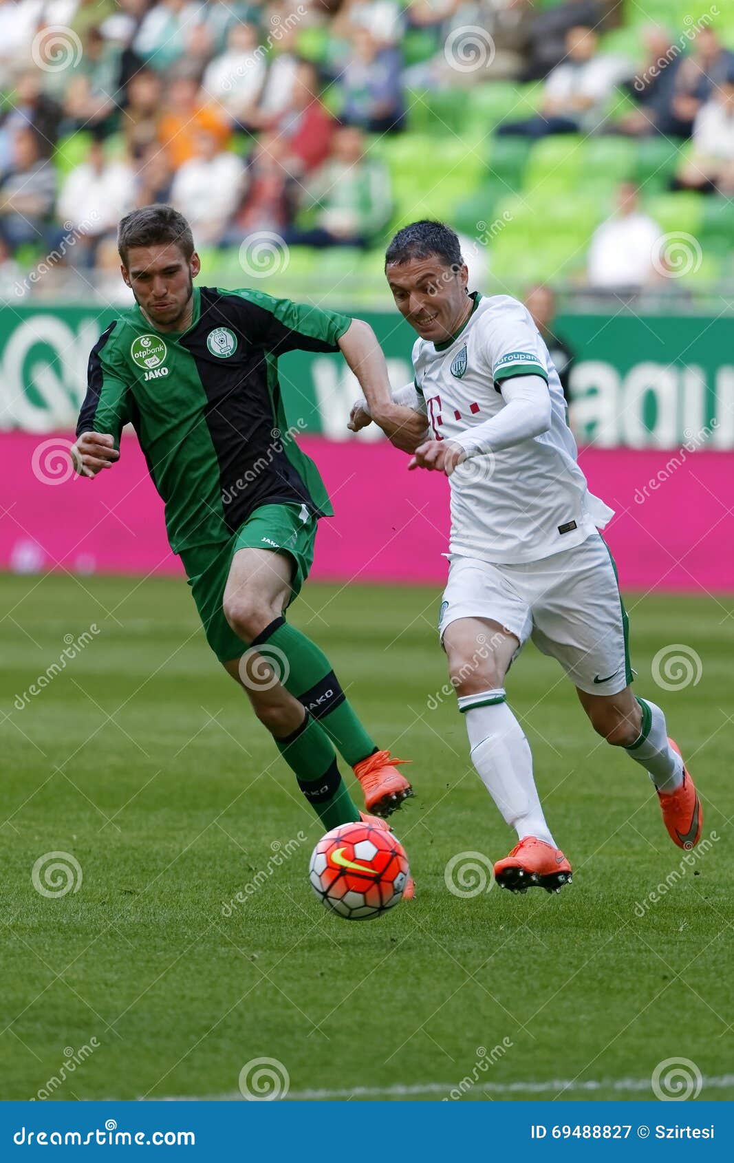 Ferencvarosi TC V Paksi FC - Hungarian OTP Bank Liga 1-2 Editorial Stock  Image - Image of league, motion: 80395974