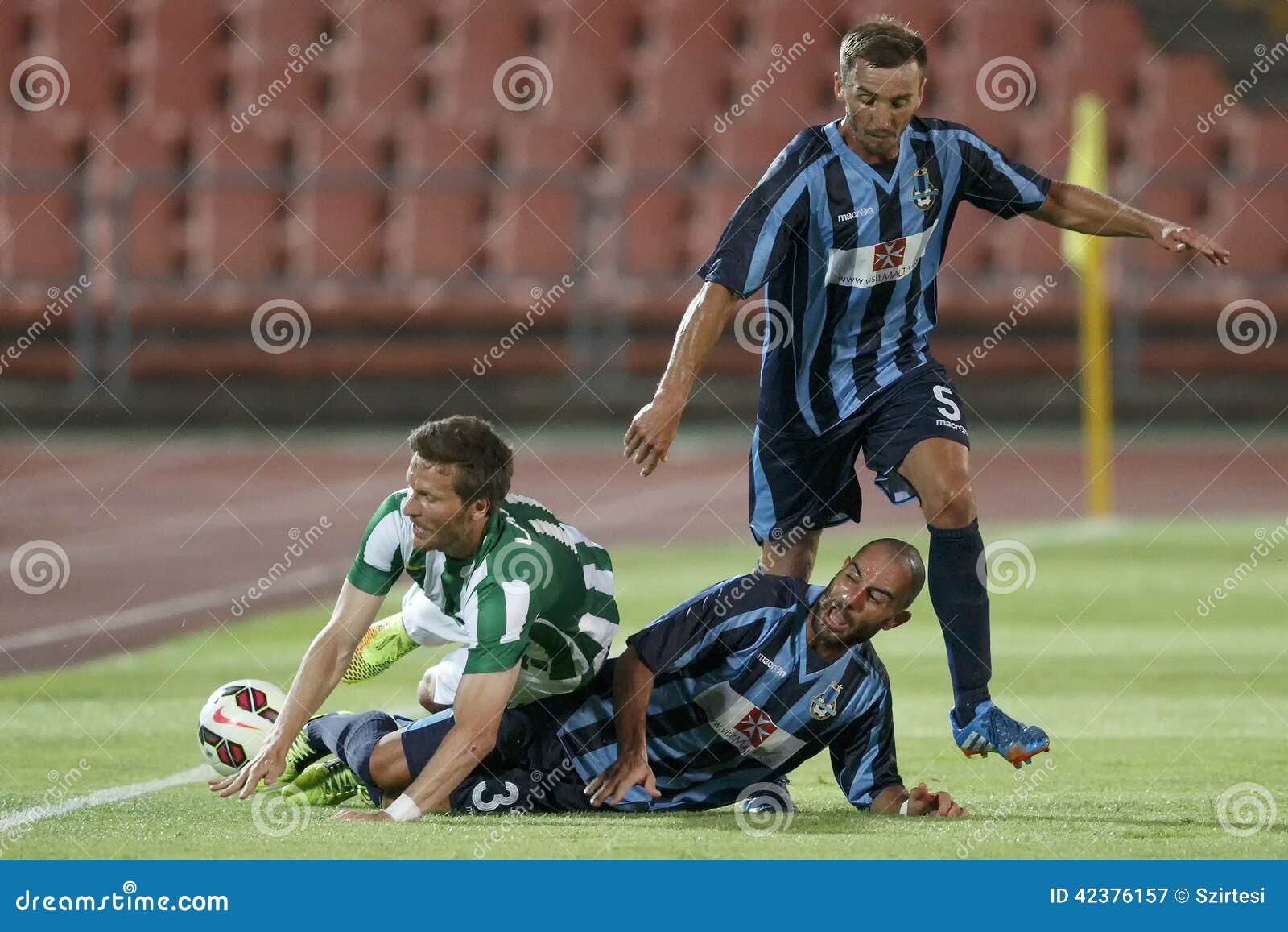 Ferencvarosi TC Vs. Sliema UEFA EL Football Match Editorial Stock Photo -  Image of offside, bianciardi: 42376128