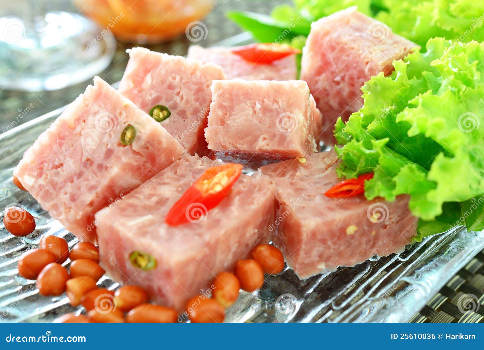 Thai fermented pork with peanut and vegetable