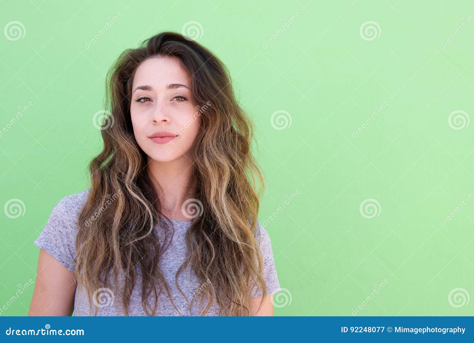 Fermez-vous Vers Le Haut Du Portrait D'un Adolescent Mignon Dans