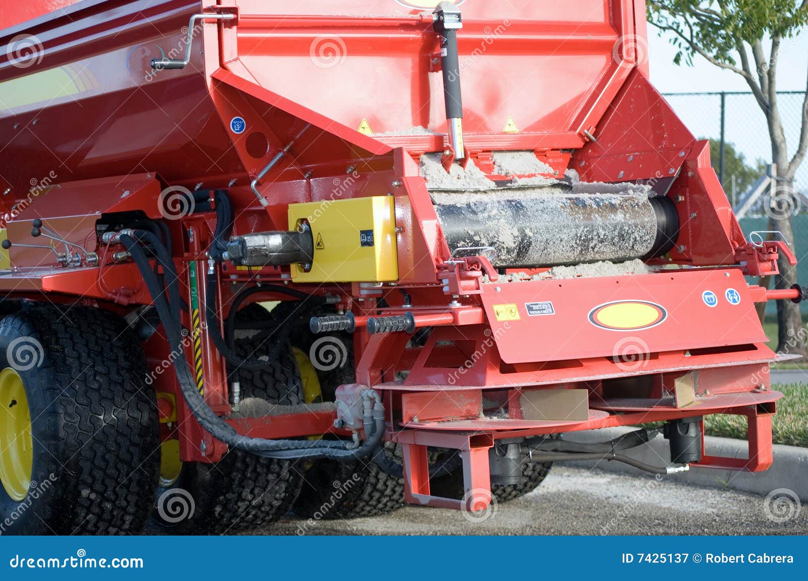 Oil Spreader Truck Applying Tack Coats Spraying Bitumen Emulsion With