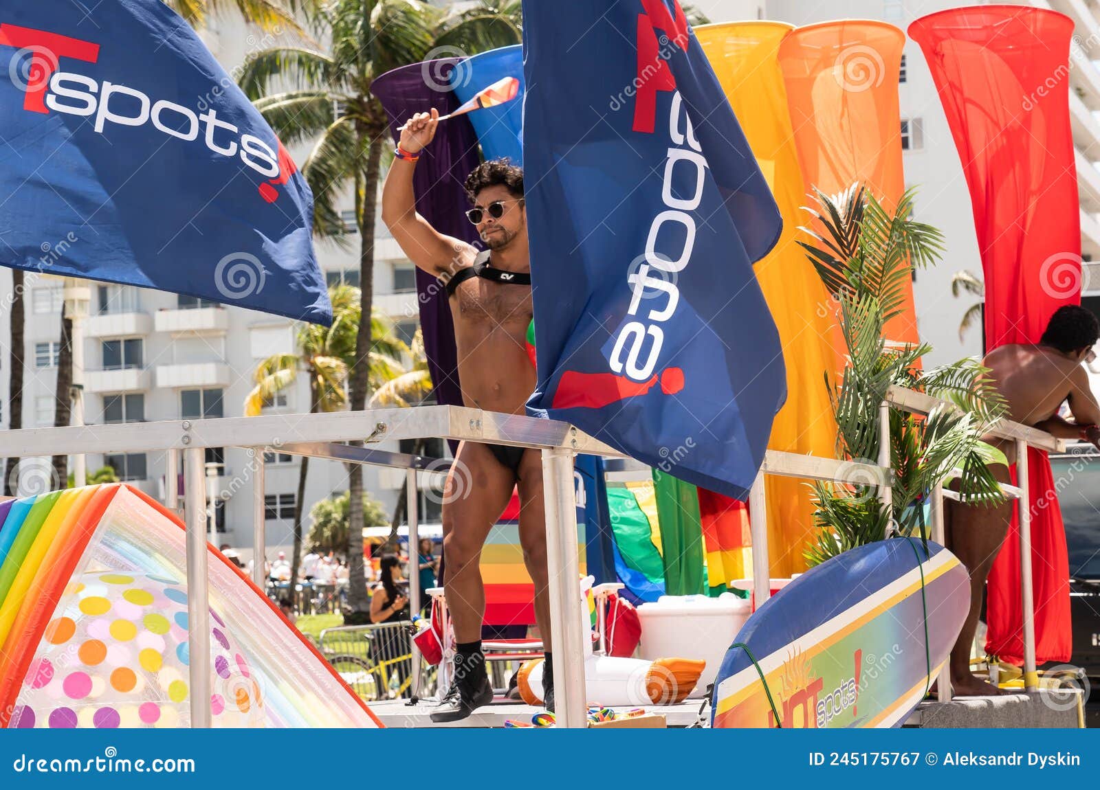 Festival Anual Del Orgullo Y Desfile En La Playa Sur De Miami Fotografía Editorial Imagen De