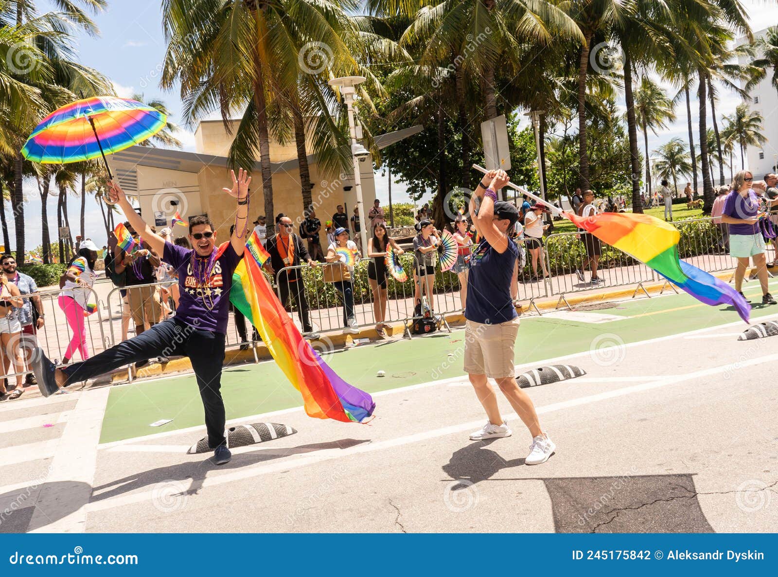 Festival Anual Del Orgullo Y Desfile En La Playa Sur De Miami Fotografía Editorial Imagen De