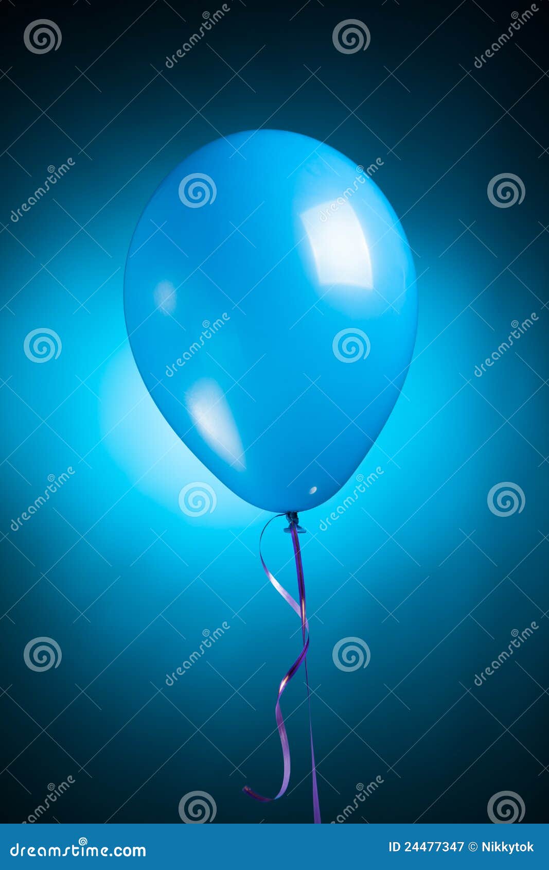 Festlicher blauer Ballon stockbild. Bild von zeichenkette - 24477347 Festlicher blauer Ballon stockbild. Bild von zeichenkette - 24477347