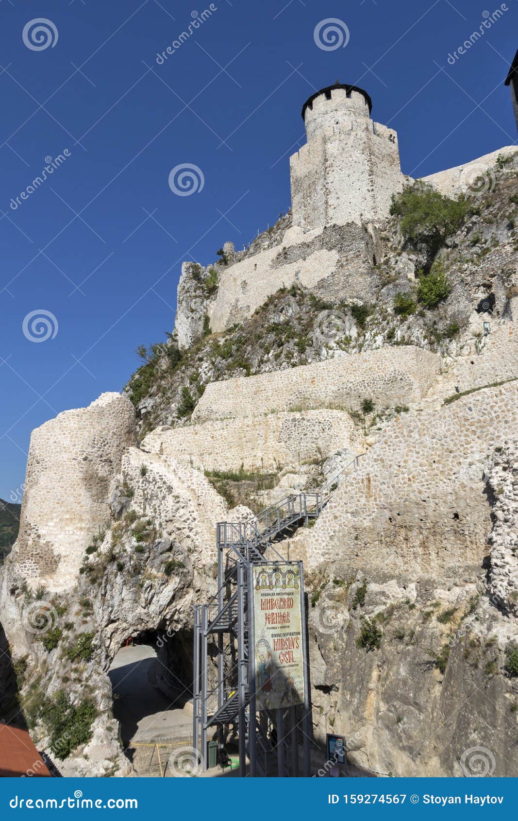 Festung Golubac - Mittelalterliche Befestigte Stadt An Der Donau
