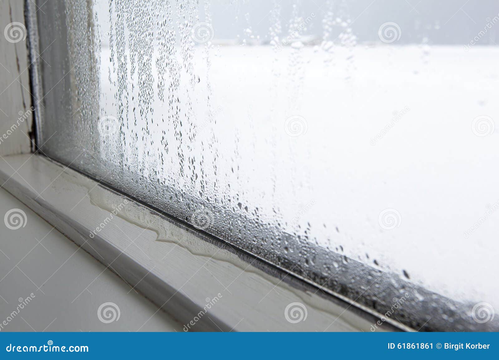 Feuchtigkeit An Einem Fenster Stockbild Bild von