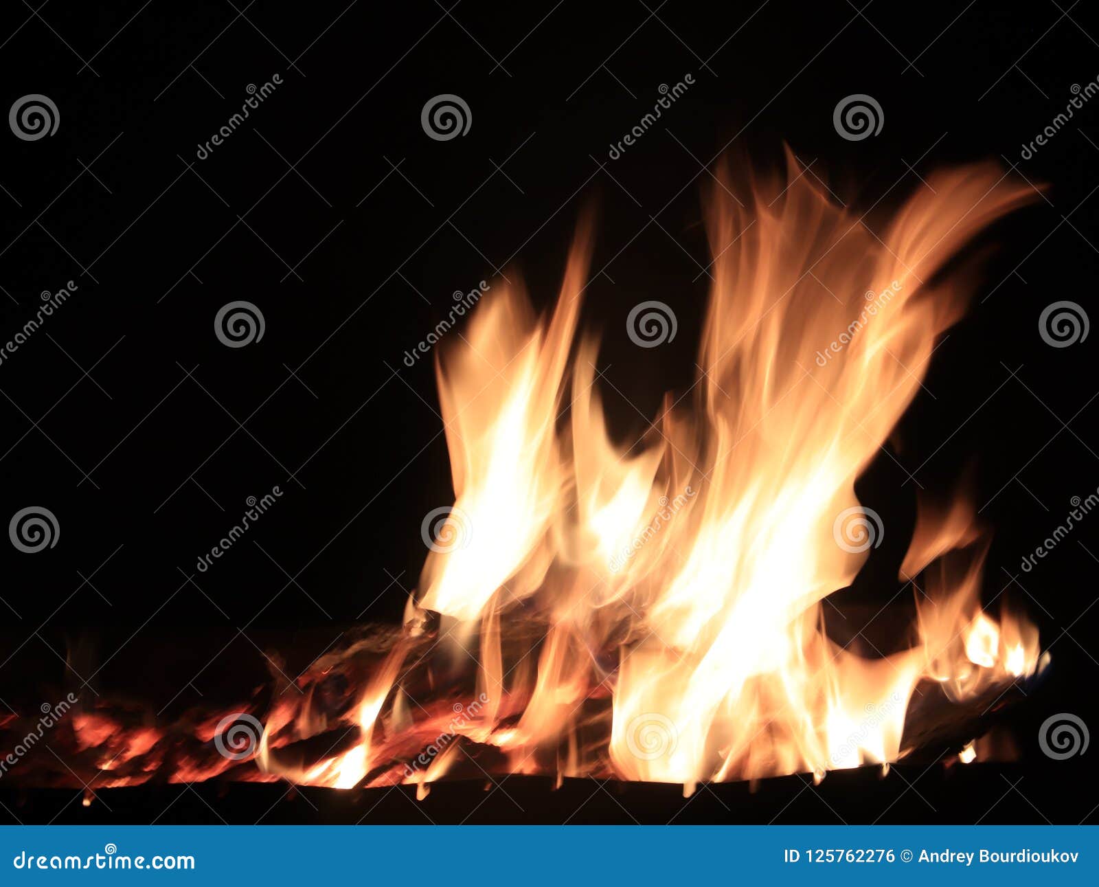 Feuer Und Flammen Stockfoto Bild Von Flammen Feuer