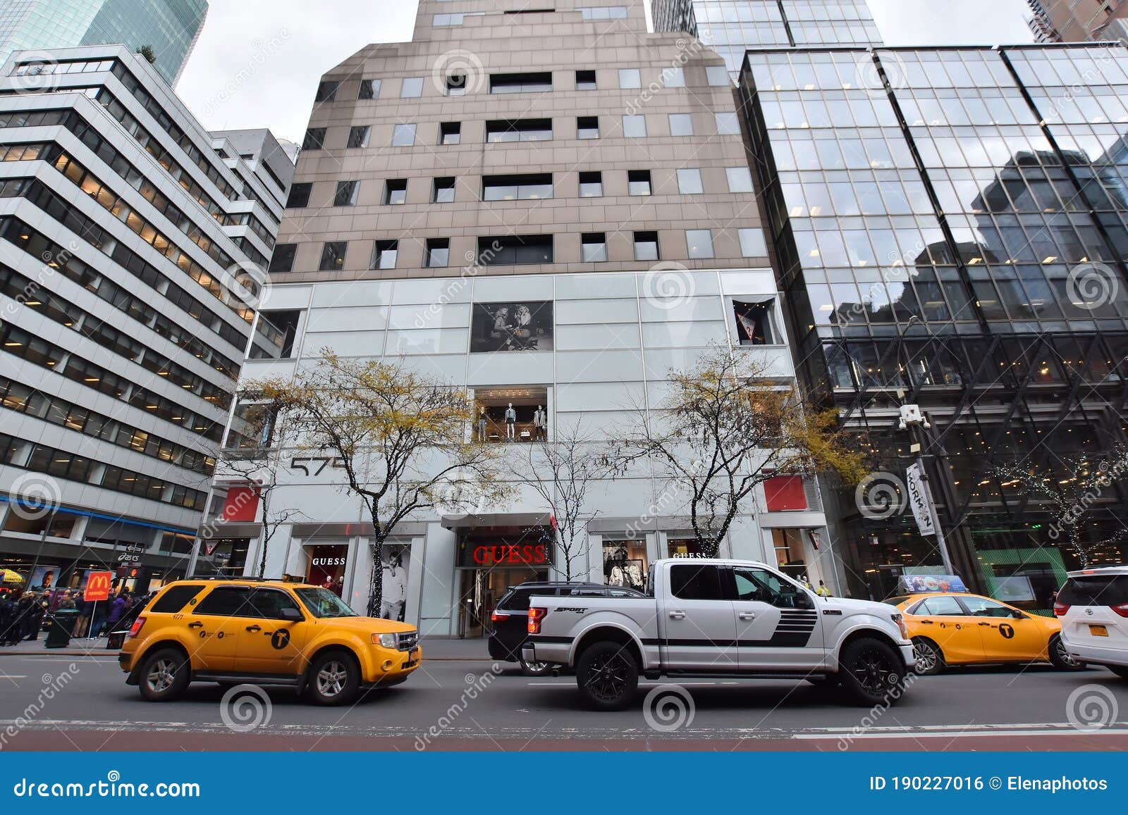 ortodoks flåde fredelig Fifth Avenue street view editorial photo. Image of downtown - 190227016