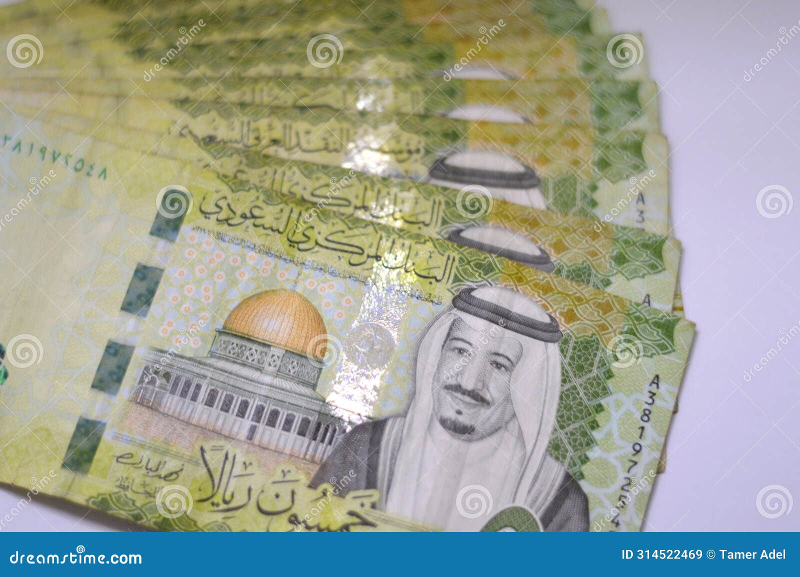50 fifty saudi riyals banknote features the dome of the rock in jerusalem and portrait of king salman bin abdelaziz al saud and al