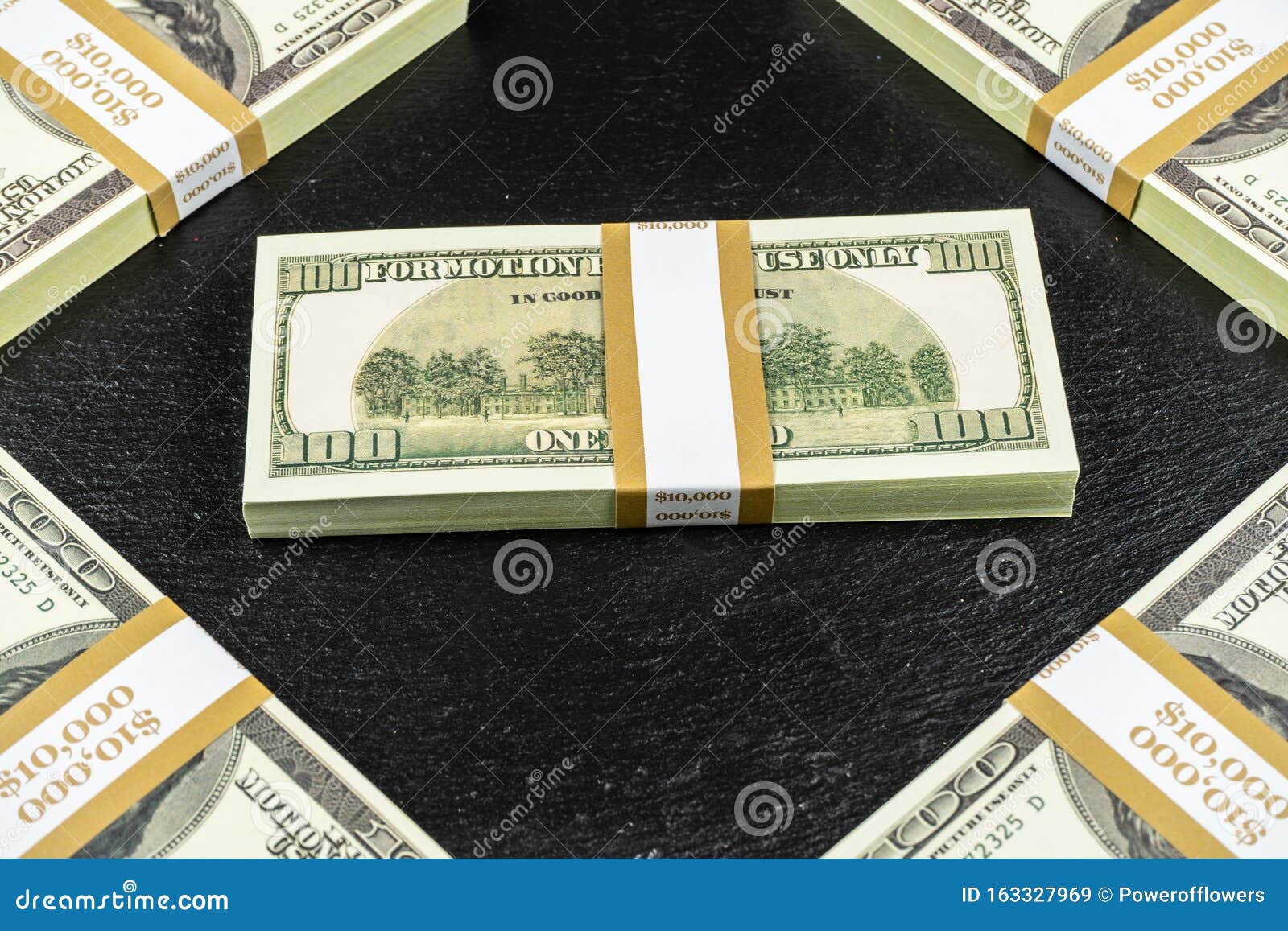 Montage 1000 Usd In 100 Notes Stock Photo - Download Image Now