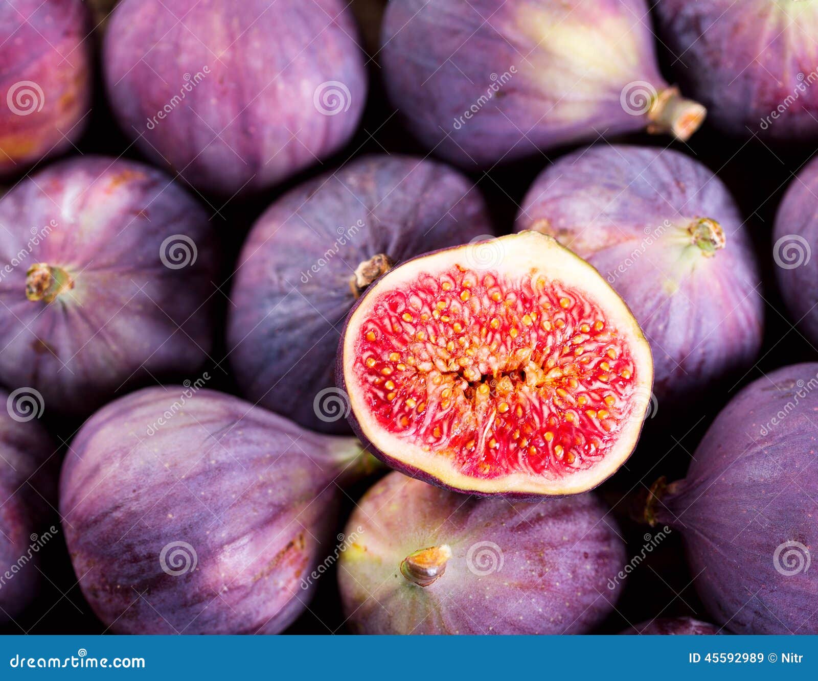 Figues fraîches. Figues de fruit frais comme fond