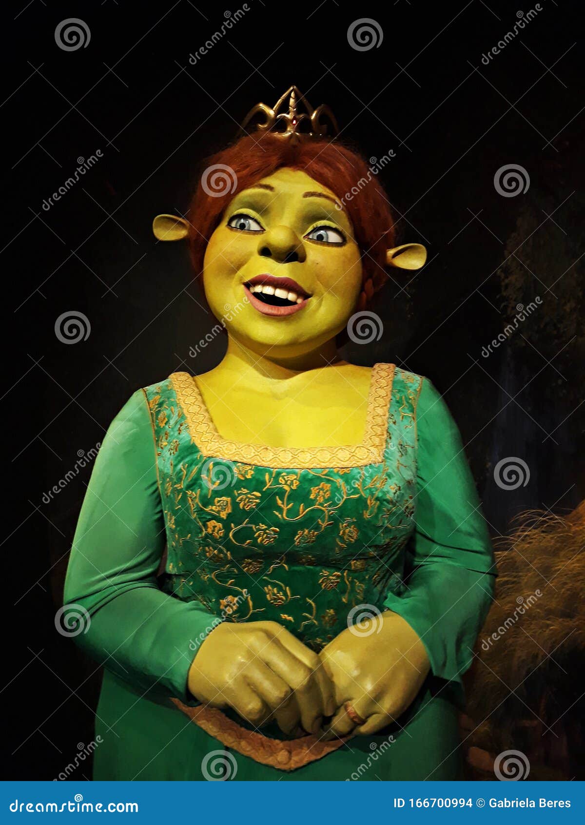 Figura De Cera De Fiona De La Película De Shrek, En Madame Tussauds,  Ámsterdam Imagen de archivo editorial - Imagen de retrato, material:  166700994