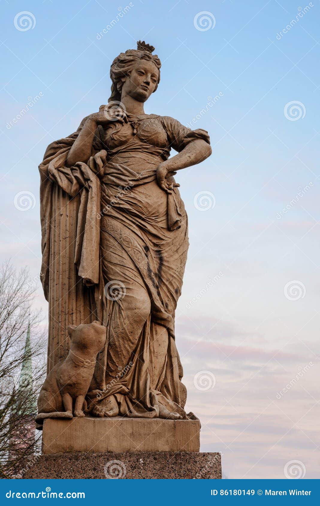Figura De La Libertad, Escultura De La Piedra Arenisca a Partir Del Siglo XVIII O Imagen de archivo - Imagen de libertad, 86180149