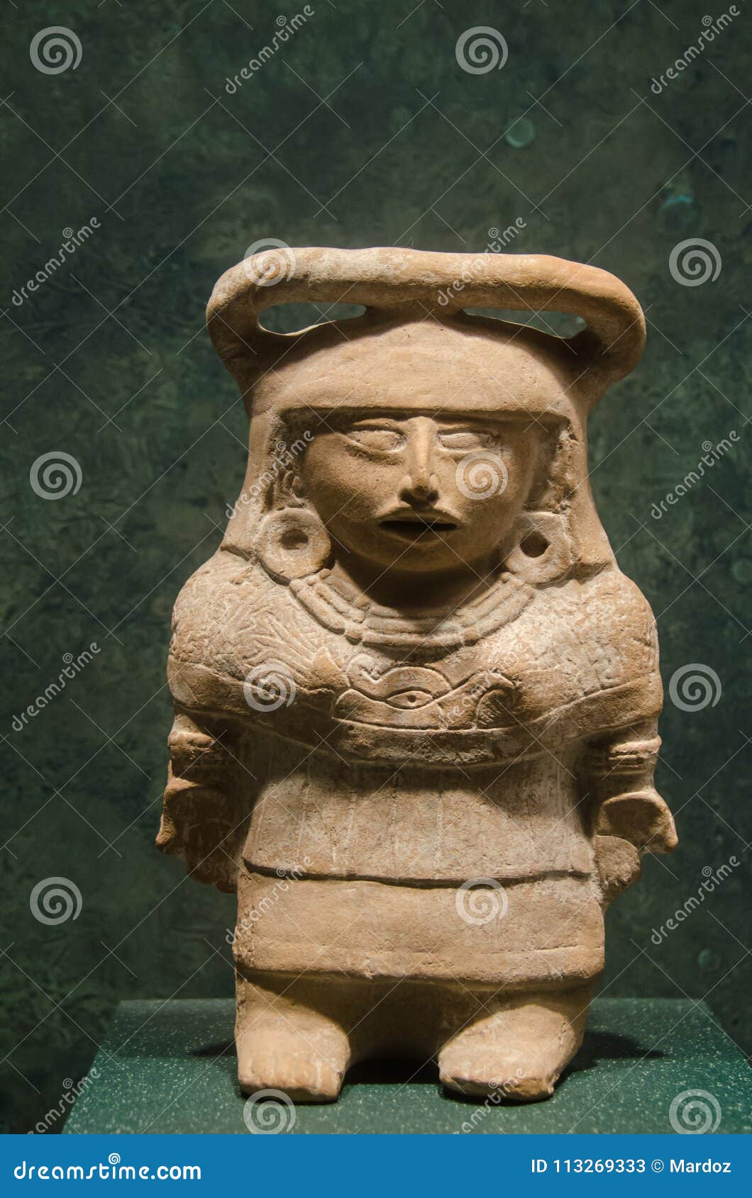 ancient mayan figurine of the haina island
