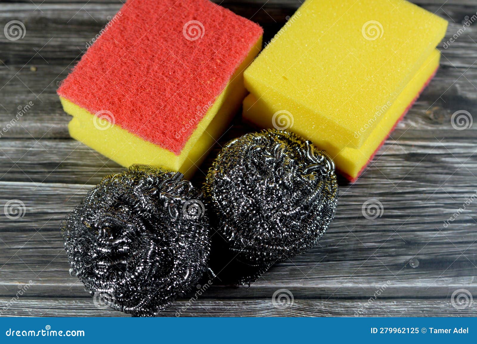 https://thumbs.dreamstime.com/z/fil-laine-d-acier-%C3%A9ponge-un-ensemble-de-filaments-pointu-tr%C3%A8s-fin-et-flexible-cellulose-combo-abrasive-%C3%A0-deux-c%C3%B4t%C3%A9s-pour-le-279962125.jpg