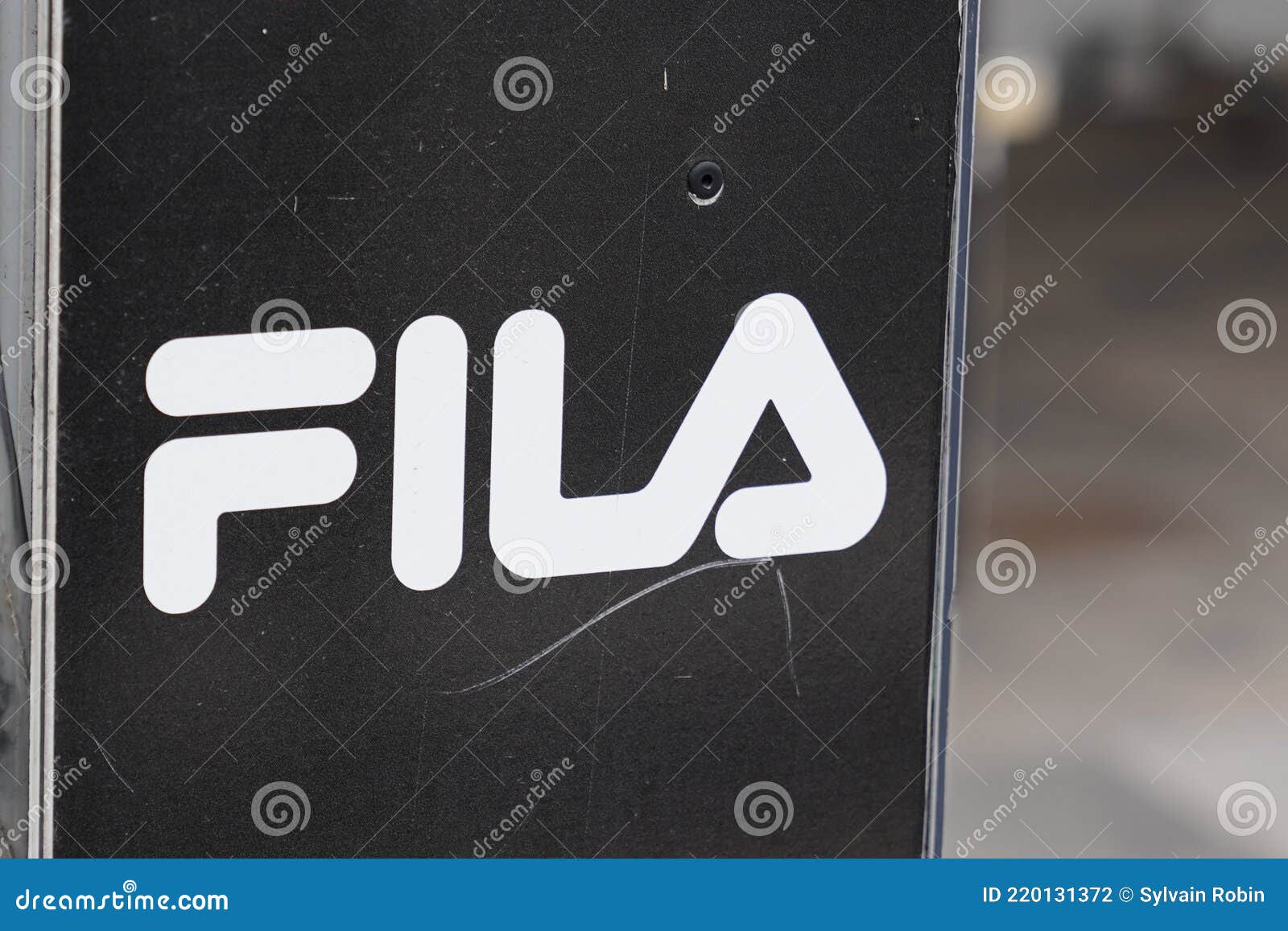 Alfombra atómico Galantería Fila Logo Marca Y Texto Signo Italiano Ropa Deportiva Fabricante Zapatos Y Prendas Fotografía editorial - Imagen de equipo, etiqueta: 220131372 Alfombra atómico Galantería Fila Logo Marca Y Texto Signo Italiano Ropa Deportiva Fabricante Zapatos Y Prendas Fotografía editorial - Imagen de equipo, etiqueta: 220131372