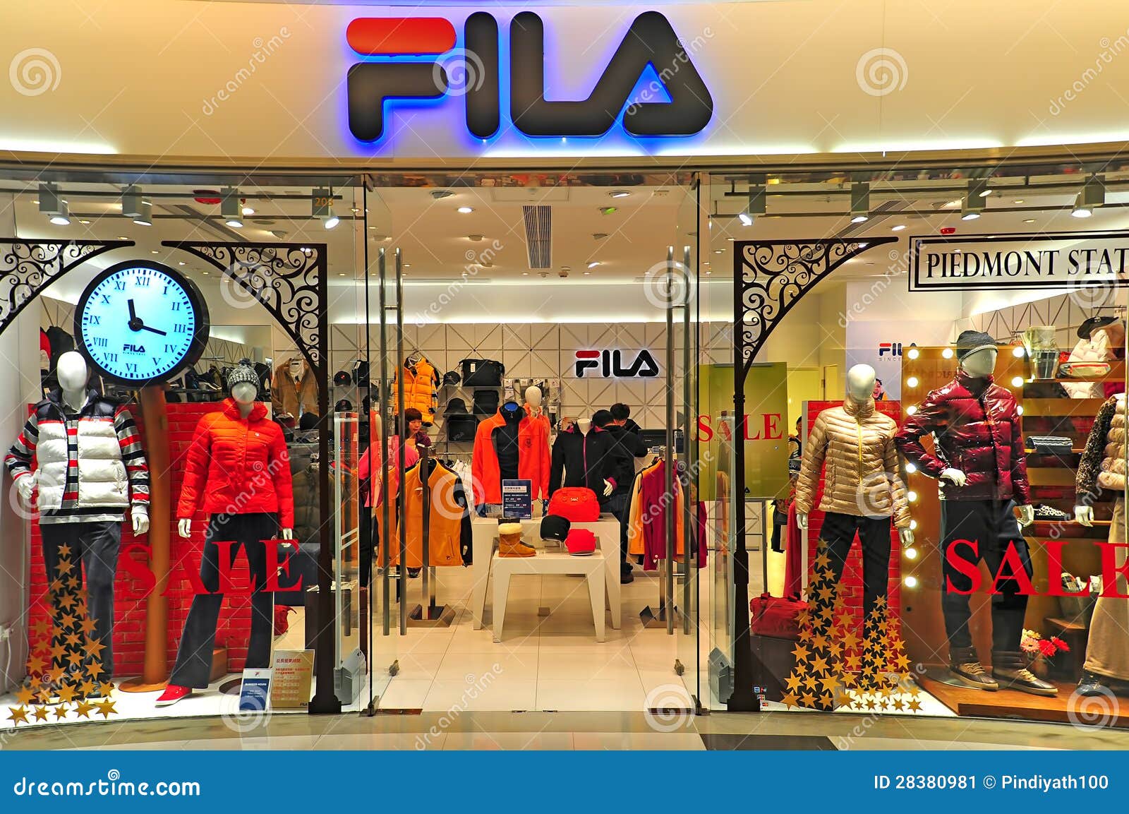 Fila outlet, hong kong editorial photo. Image of jackets - 28380981