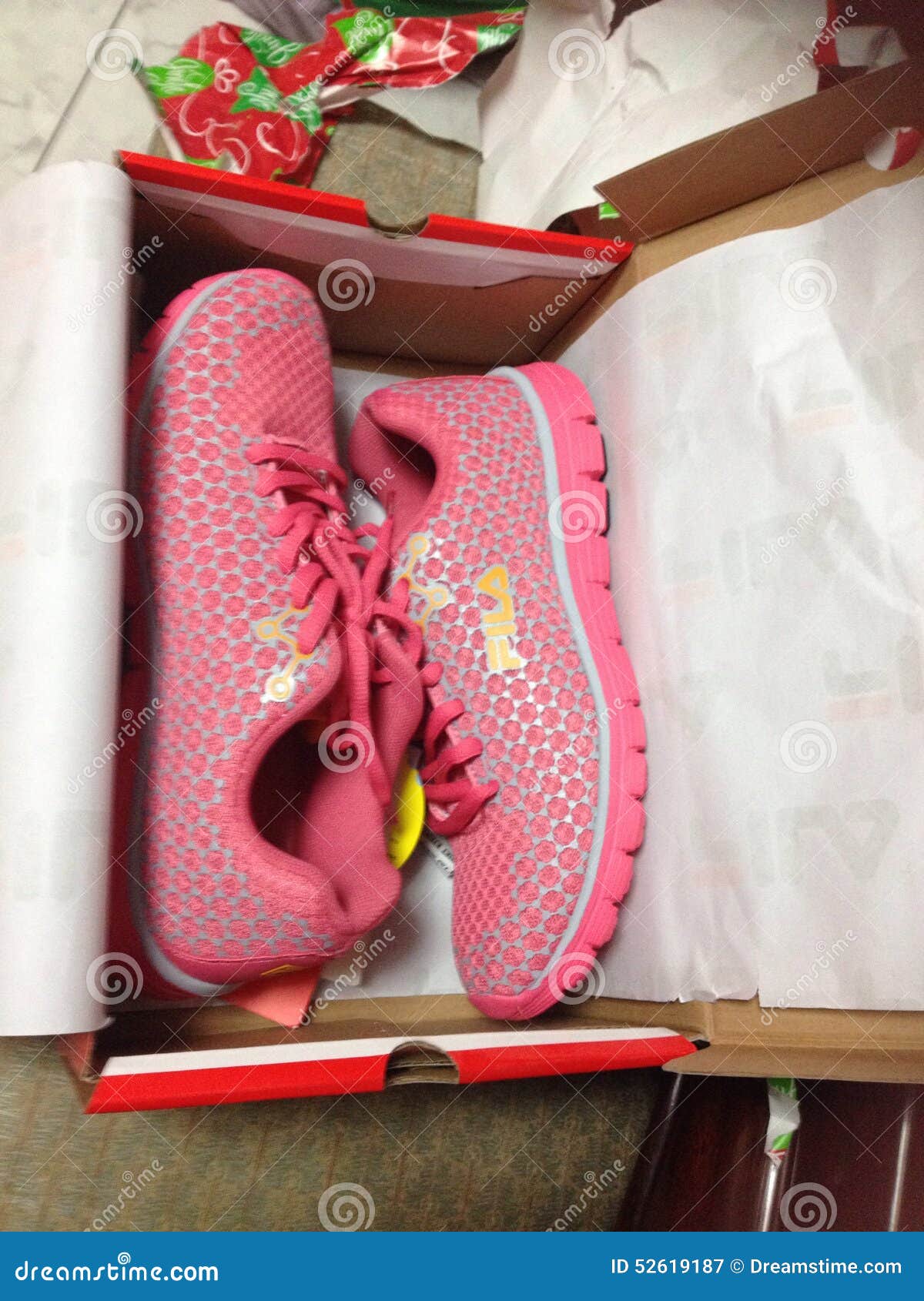 salmon pink white fila