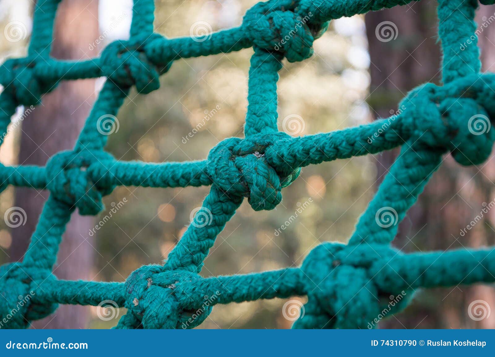 Filet De Sécurité Des Cordes épaisses Photo stock - Image du lignes, filet:  74310790